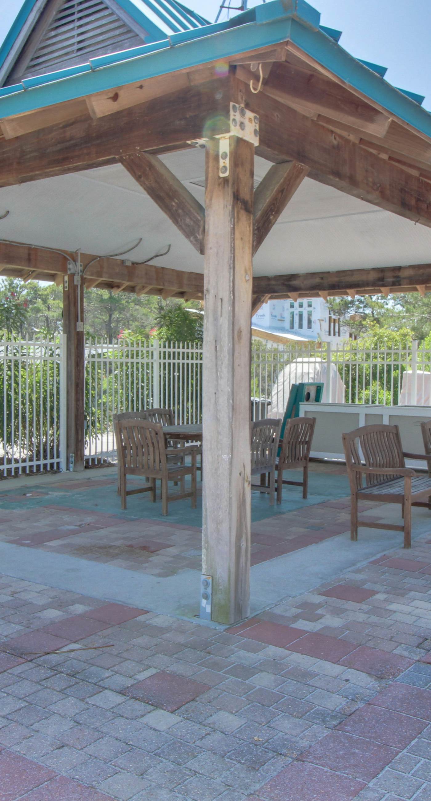 Cozy coastal condo with shared pool, central AC & free WiFi