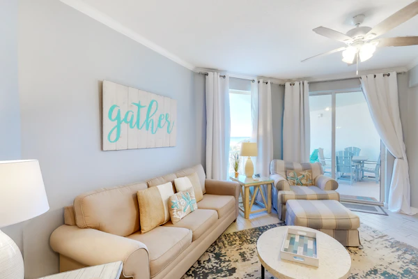 Gorgeous condo with pool & Gulf view, stunning decor, bunk beds & pickleball