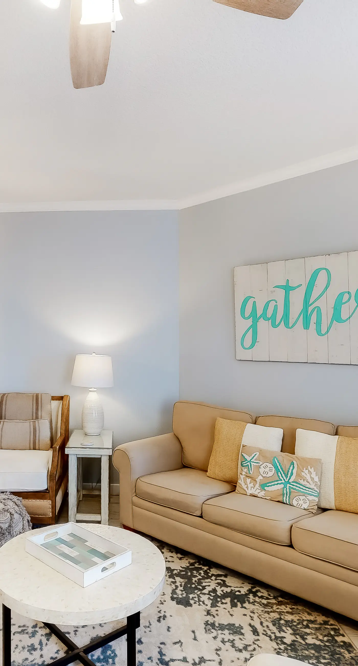 Gorgeous condo with pool & Gulf view, stunning decor, bunk beds & pickleball