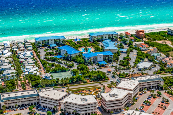 Amazing High Pointe condo with grill, hot tub, pool, tennis & pickleball