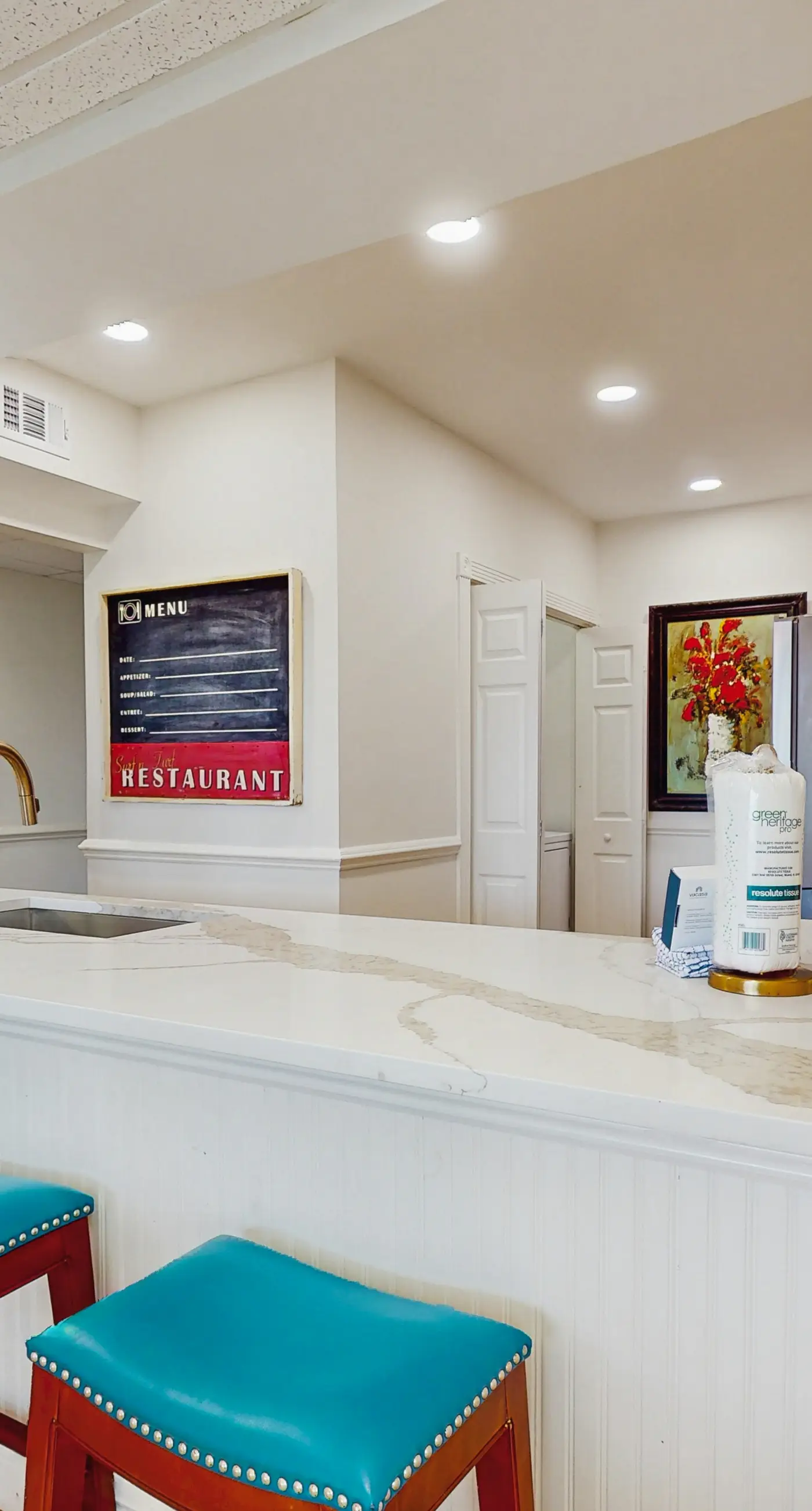 Amazing High Pointe condo with grill, hot tub, pool, tennis & pickleball