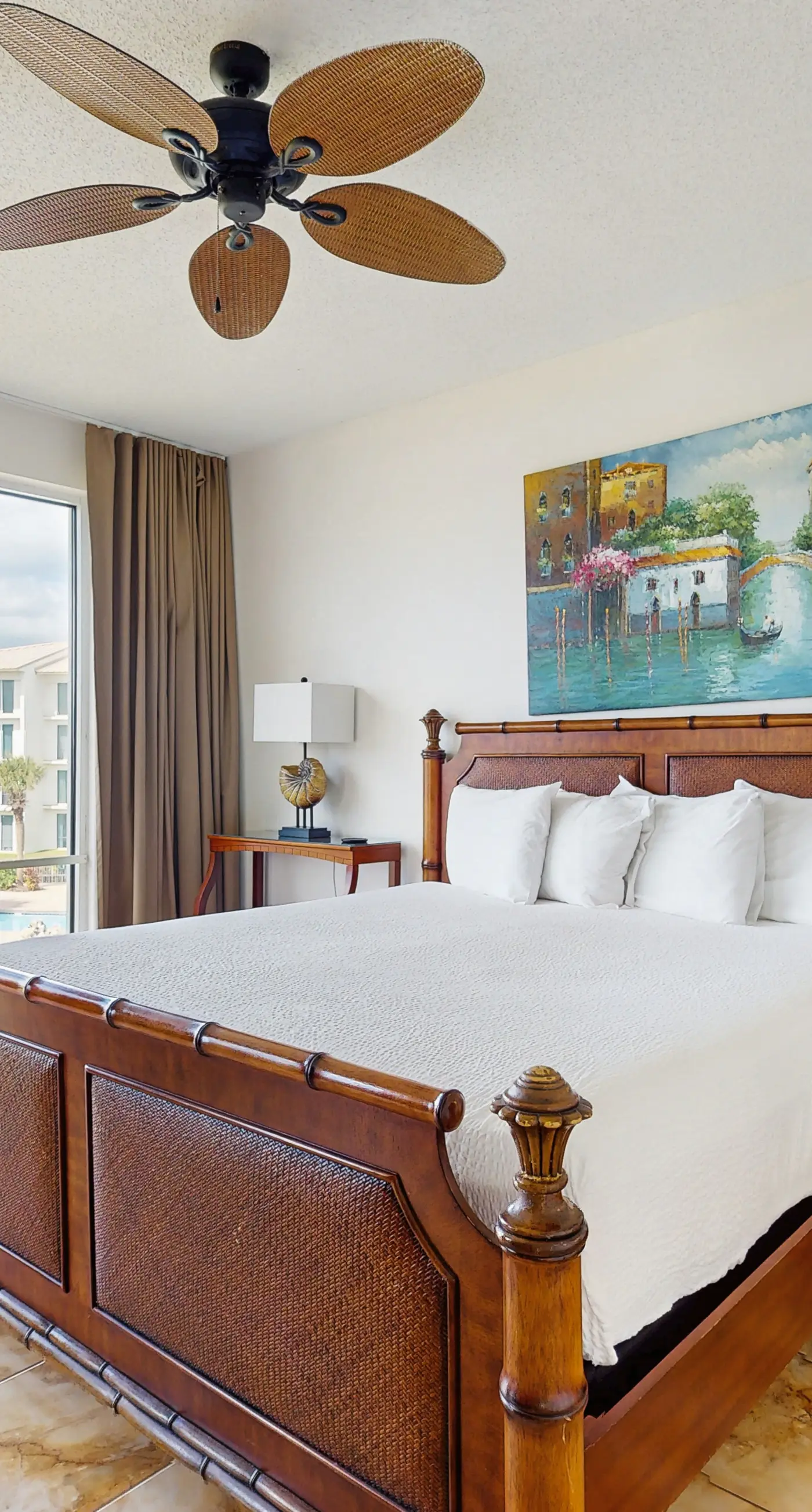 Amazing High Pointe condo with grill, hot tub, pool, tennis & pickleball