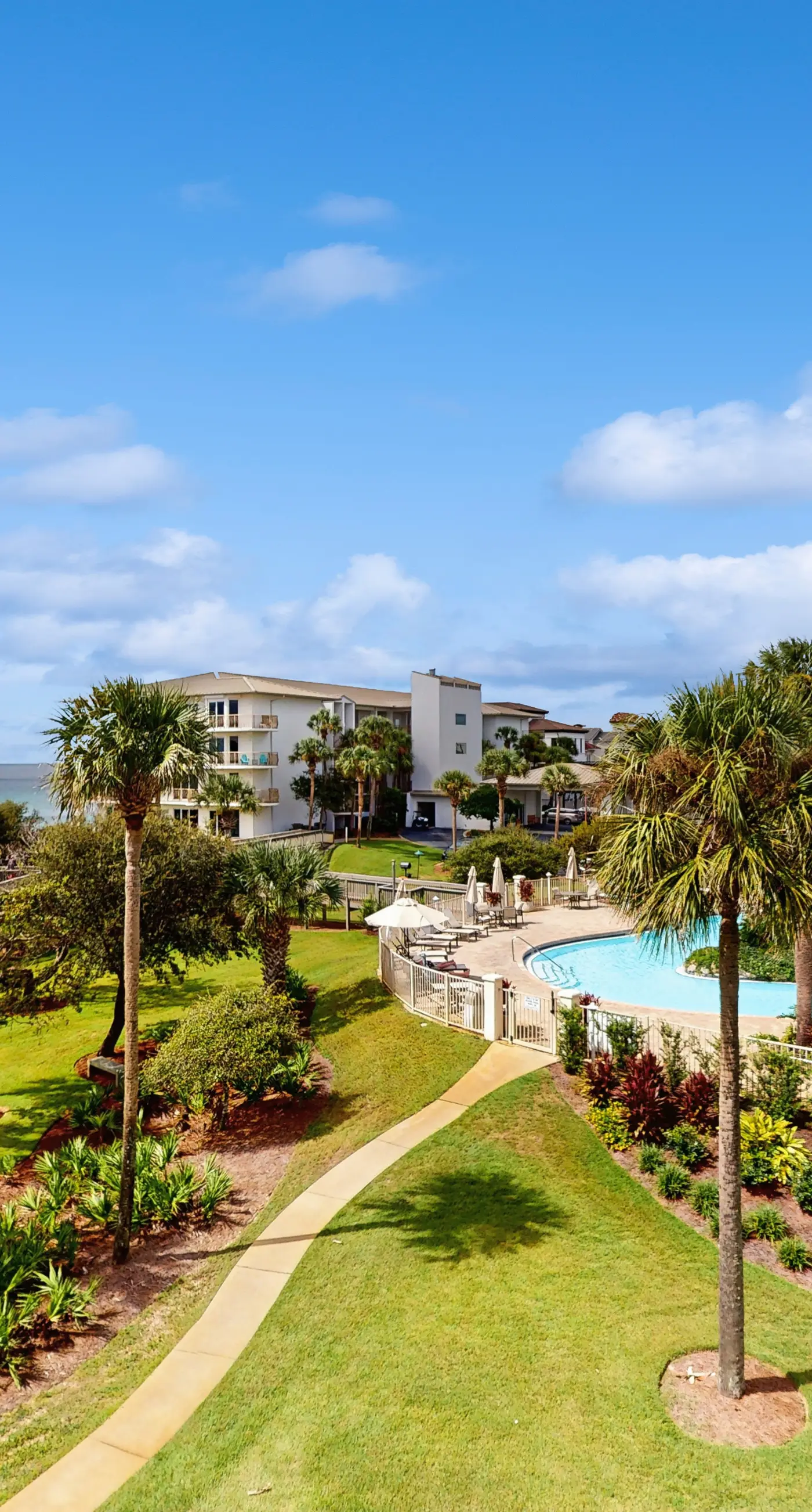 Amazing High Pointe condo with grill, hot tub, pool, tennis & pickleball