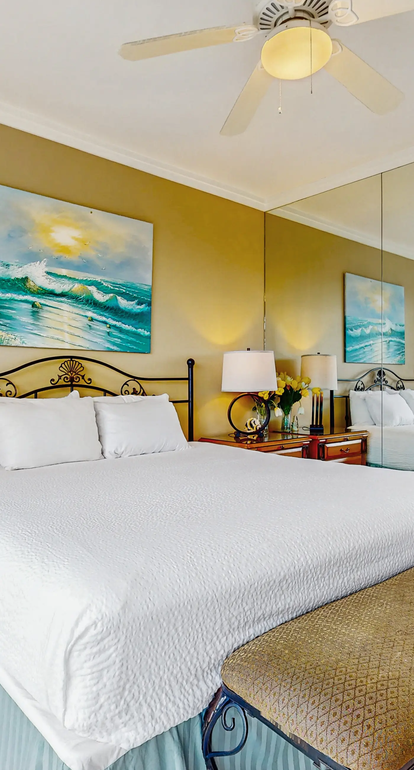 Lovely condo with pool, hot tub, modern furnishings, pickleball - near beach