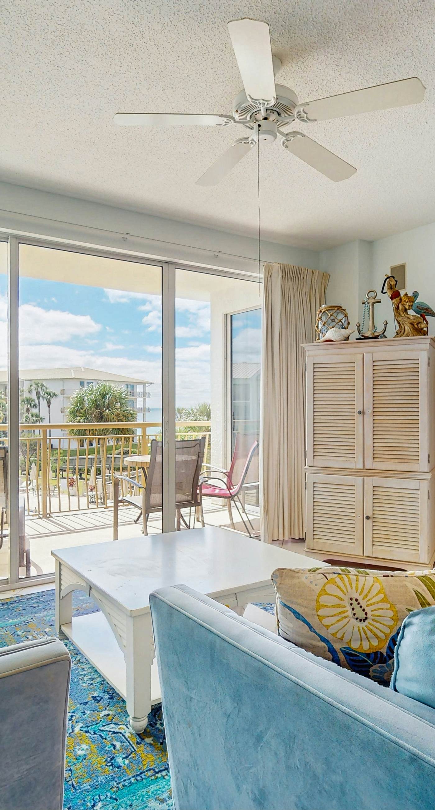 Spacious getaway with Gulf view, beach access, tennis & pickleball