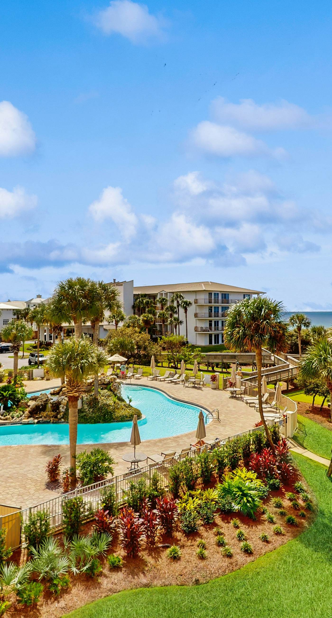 Spacious getaway with Gulf view, beach access, tennis & pickleball