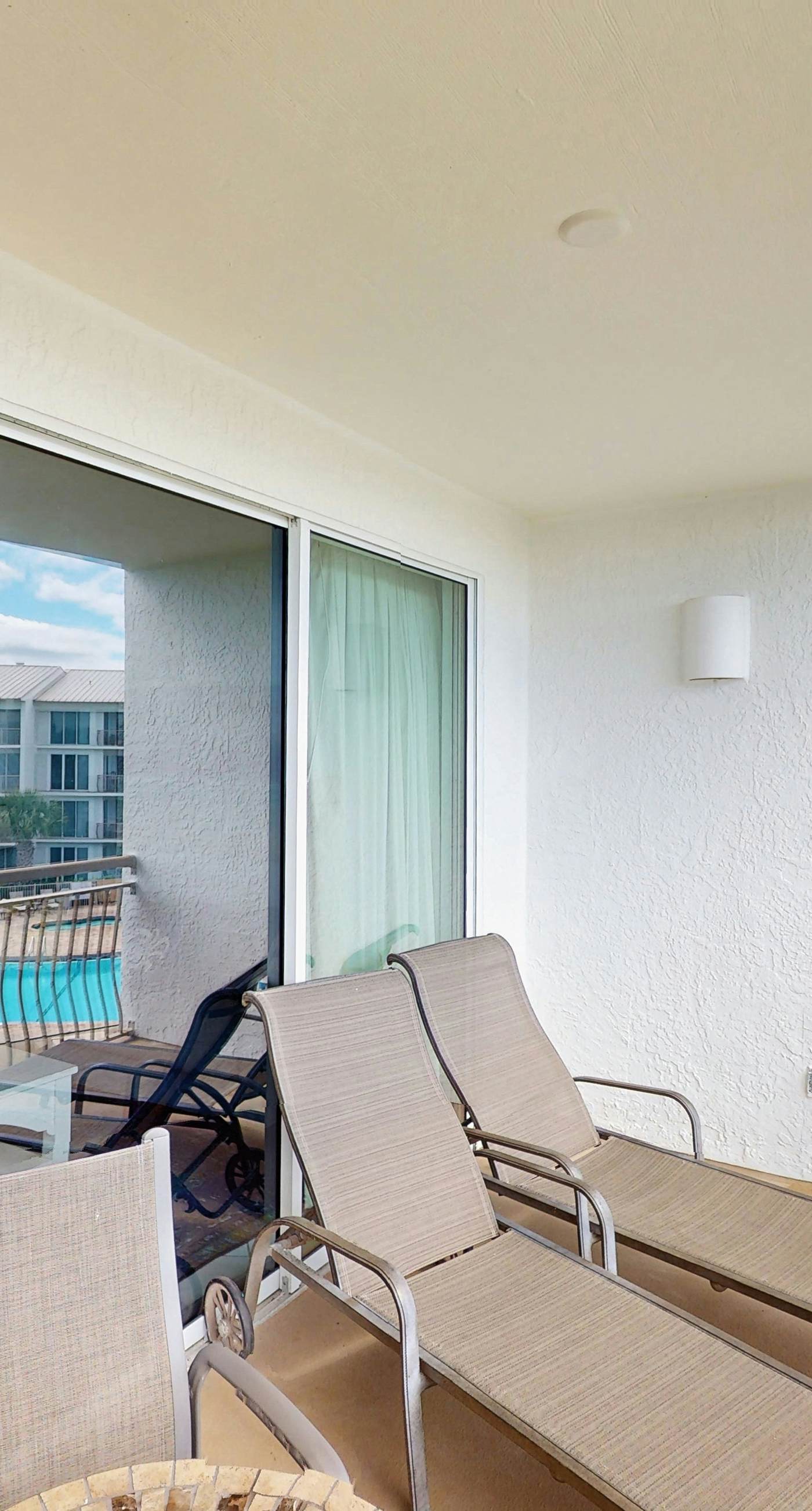 Spacious getaway with Gulf view, beach access, tennis & pickleball