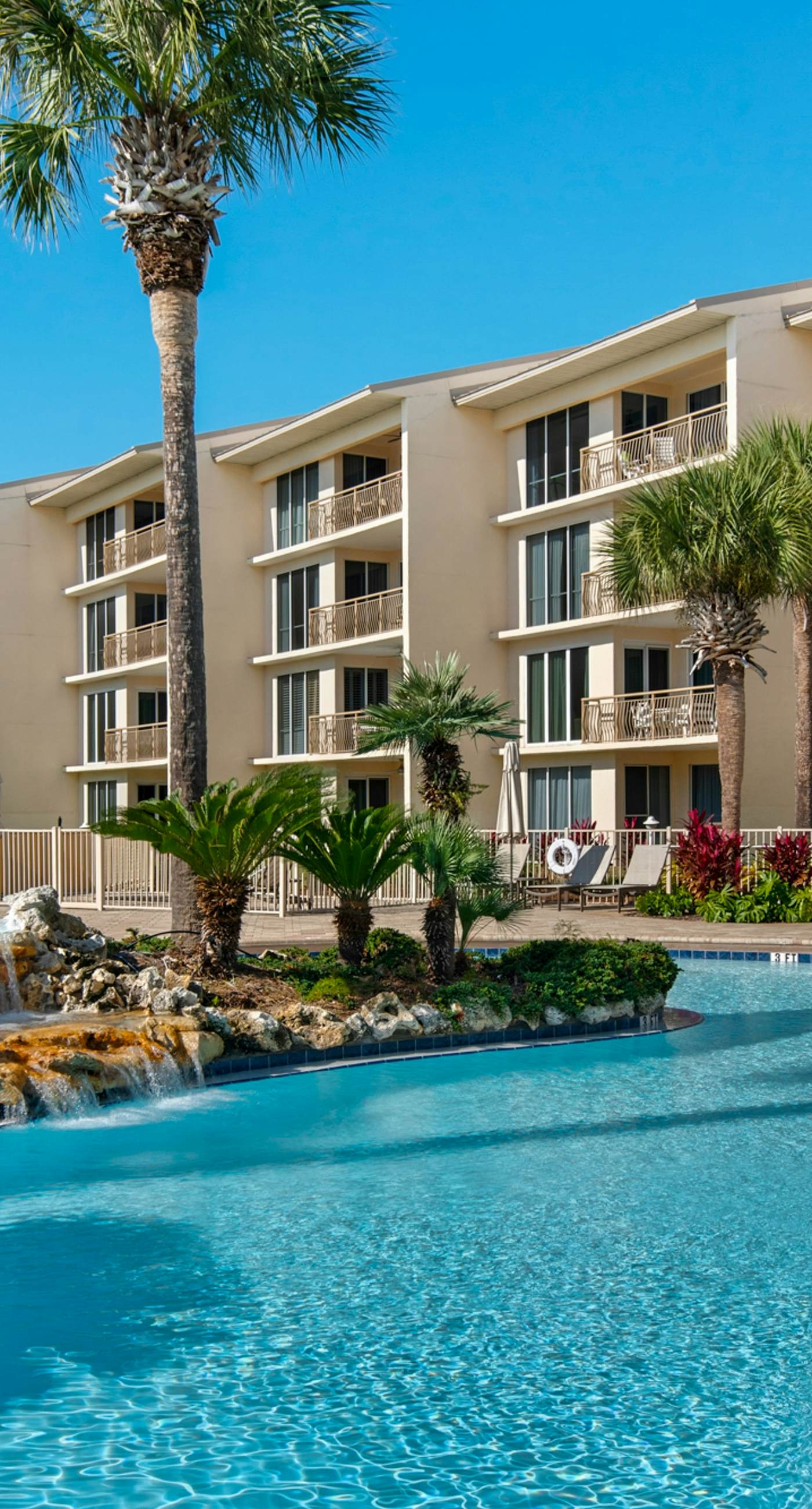 Spacious getaway with Gulf view, beach access, tennis & pickleball