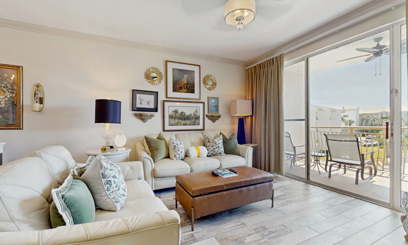 Condo with pickleball - steps from the Gulf & quick walk to dining & shops