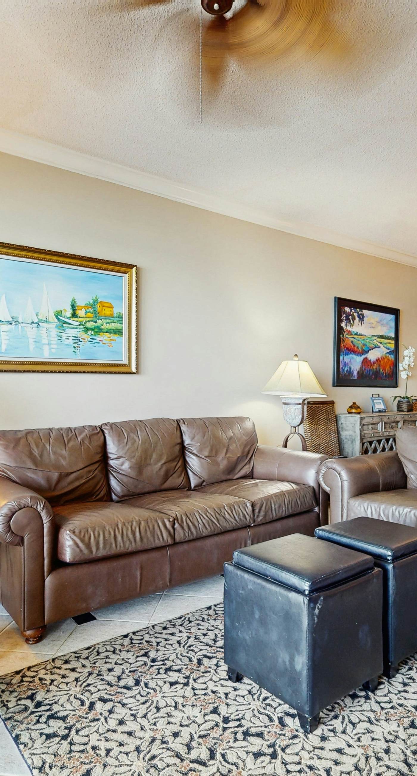 Elegant getaway with stunning view, lagoon pool & pickleball - close to shops