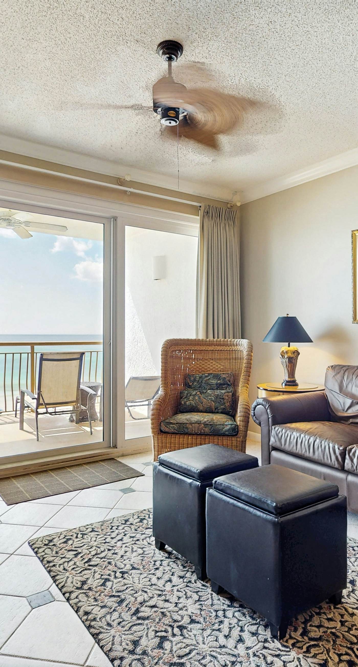 Elegant getaway with stunning view, lagoon pool & pickleball - close to shops