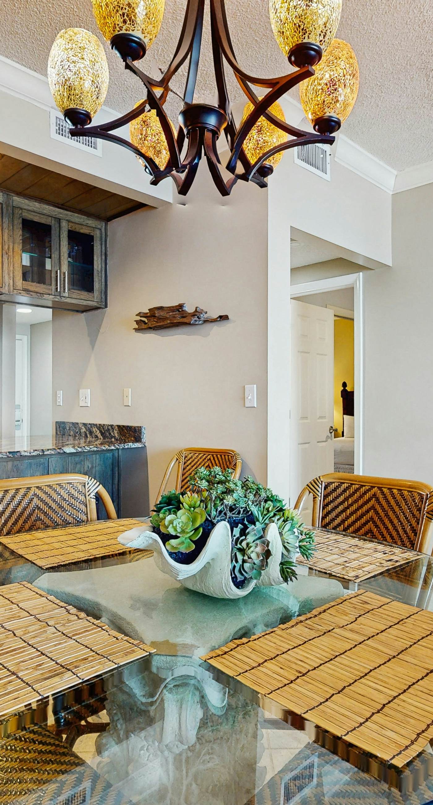 Elegant getaway with stunning view, lagoon pool & pickleball - close to shops