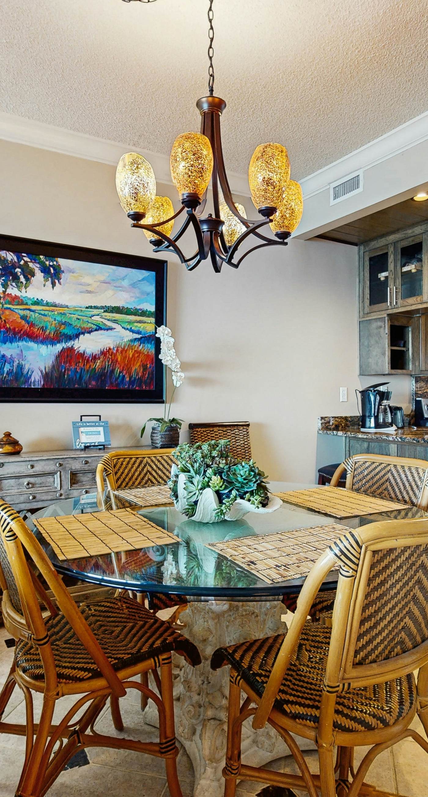 Elegant getaway with stunning view, lagoon pool & pickleball - close to shops