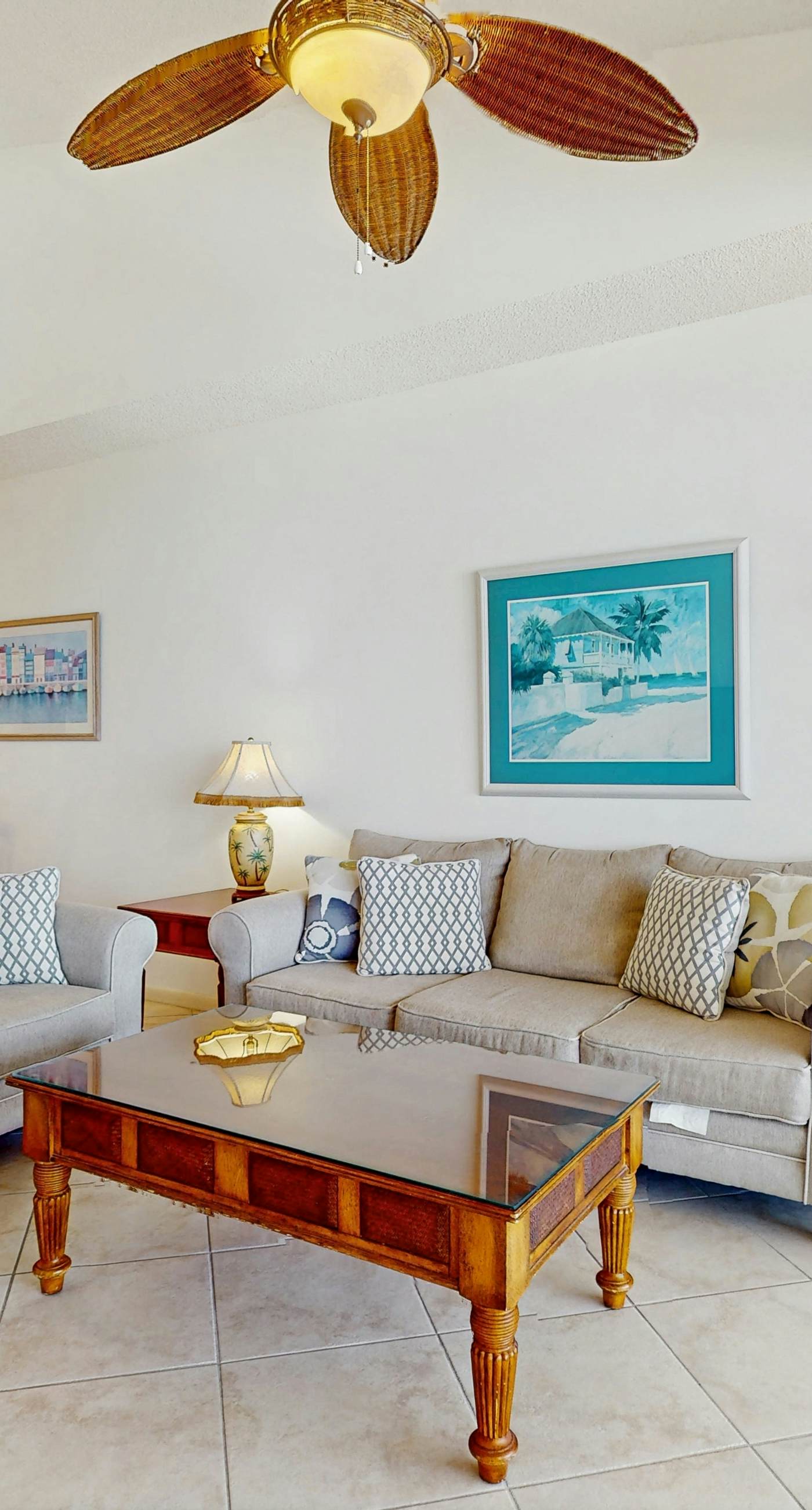 Gorgeous beach condo with furnished balcony, panoramic view & pickleball