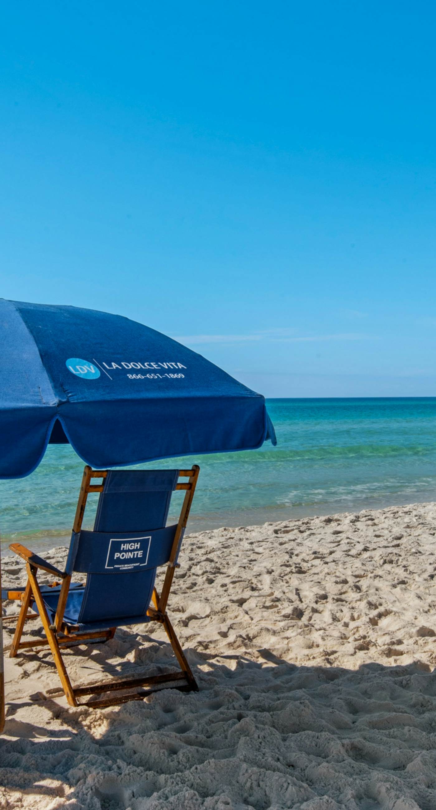 Gorgeous beach condo with furnished balcony, panoramic view & pickleball