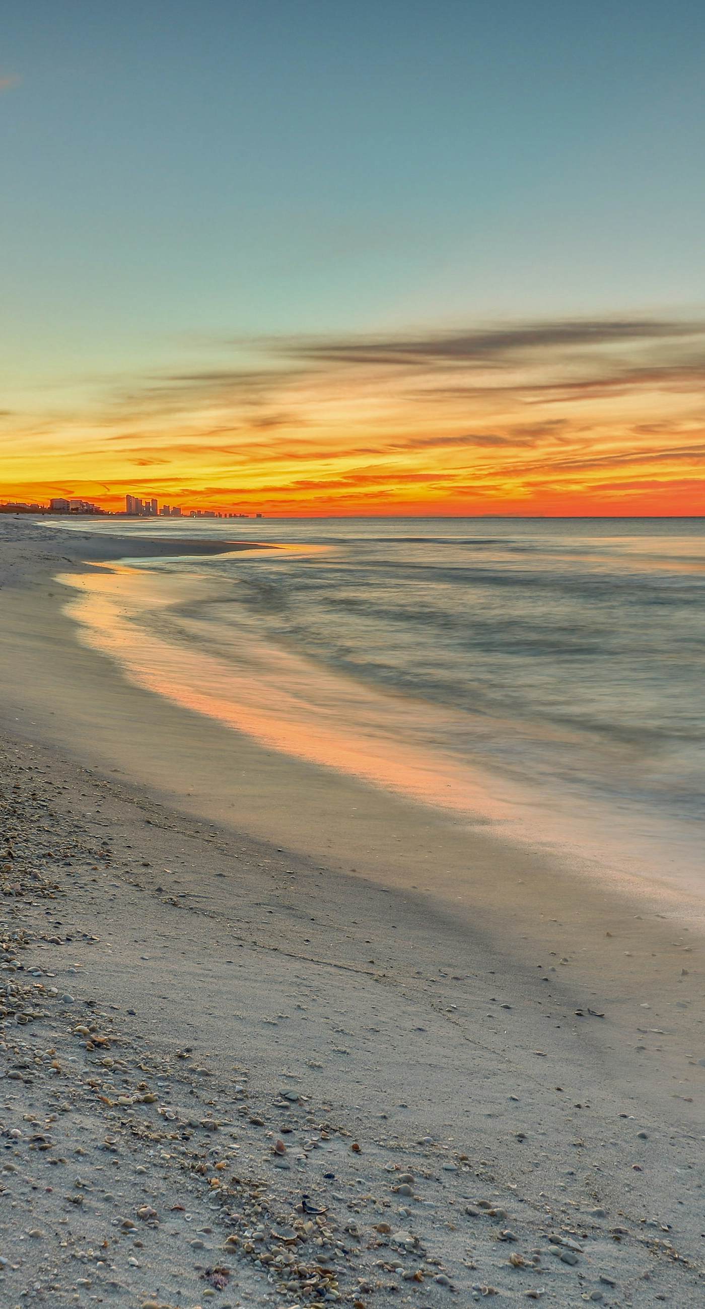 Gorgeous beach condo with furnished balcony, panoramic view & pickleball