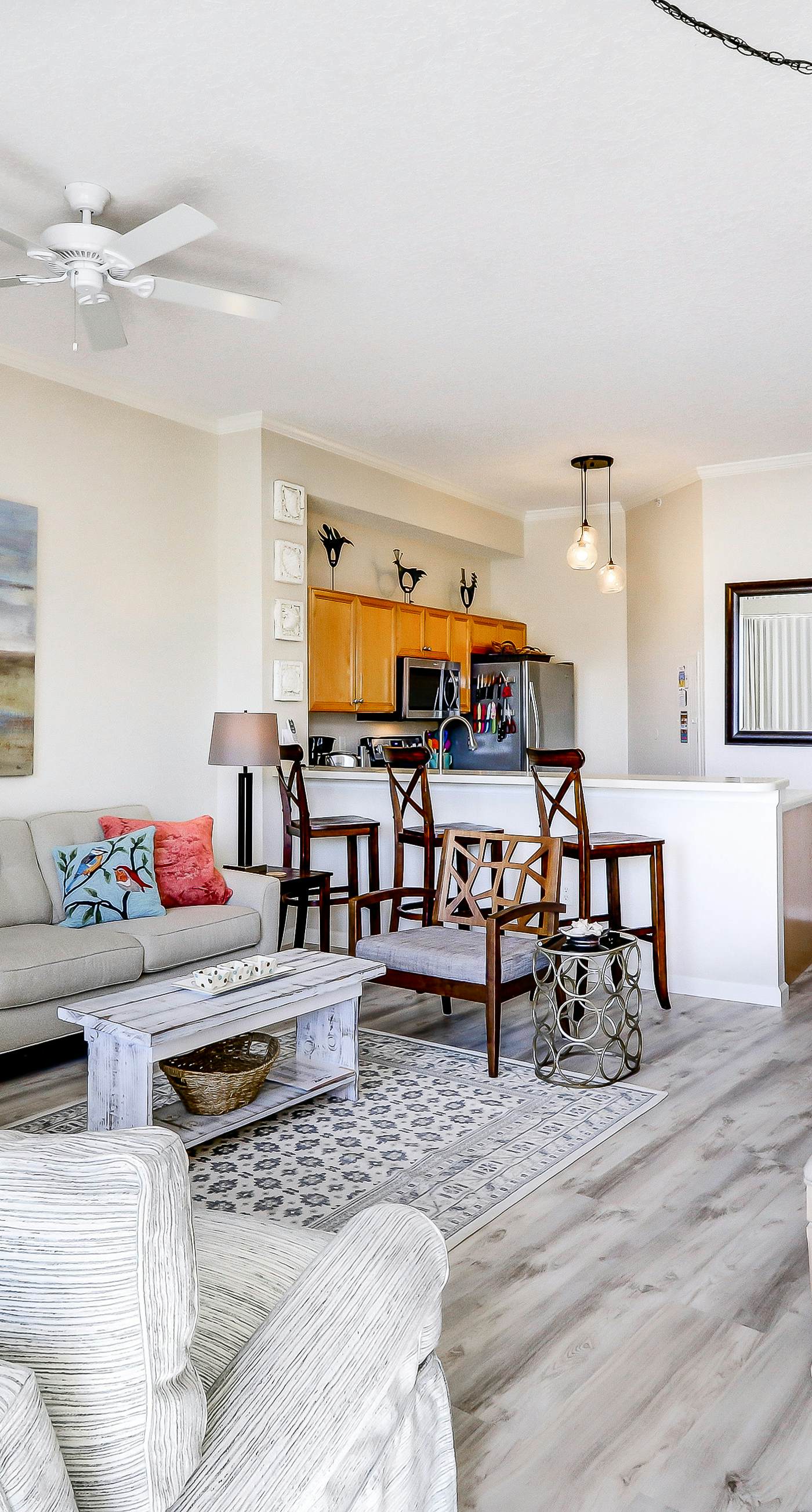 Beautiful 2nd-floor condo in Seagrove Beach with beach ambience & pickleball