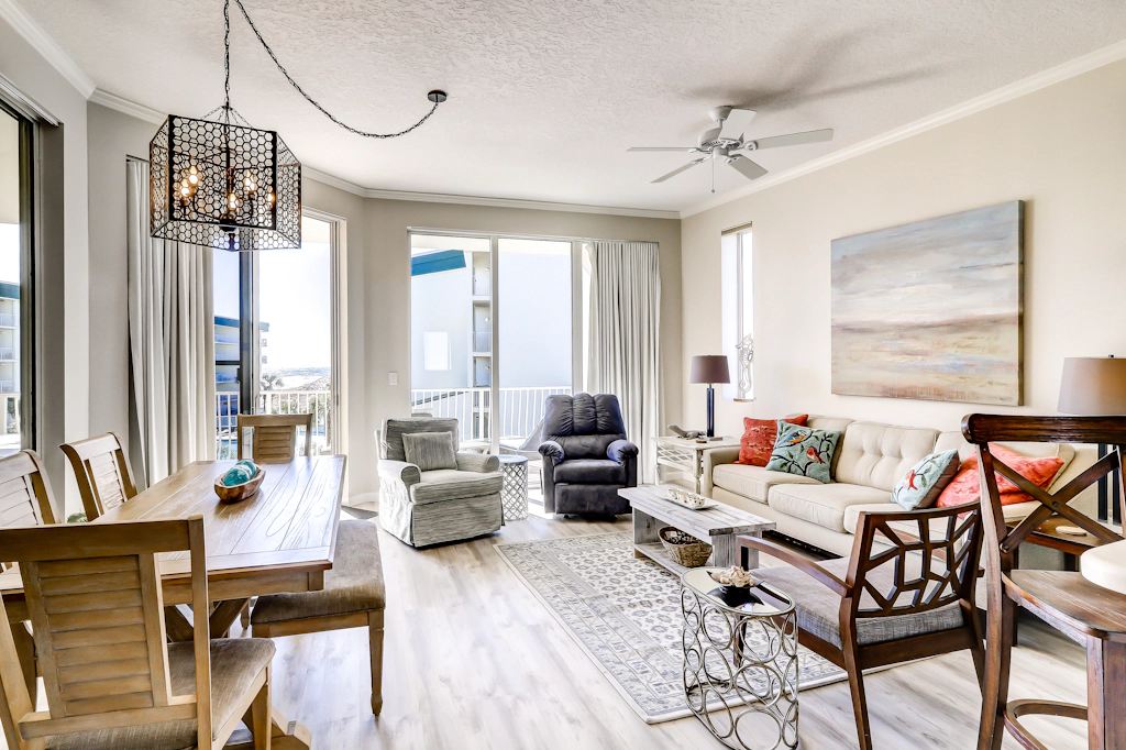 Beautiful 2nd-floor condo in Seagrove Beach with beach ambience & pickleball