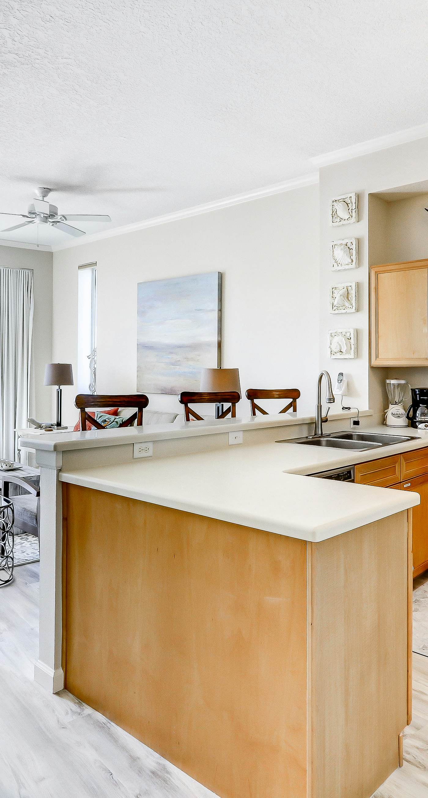 Beautiful 2nd-floor condo in Seagrove Beach with beach ambience & pickleball