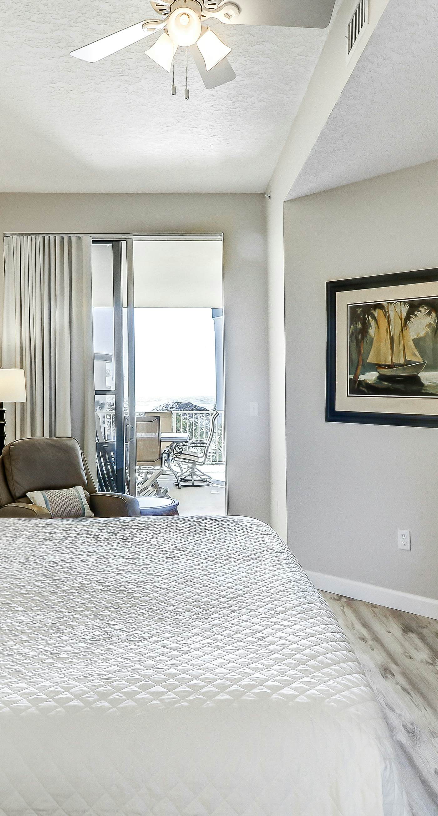 Beautiful 2nd-floor condo in Seagrove Beach with beach ambience & pickleball