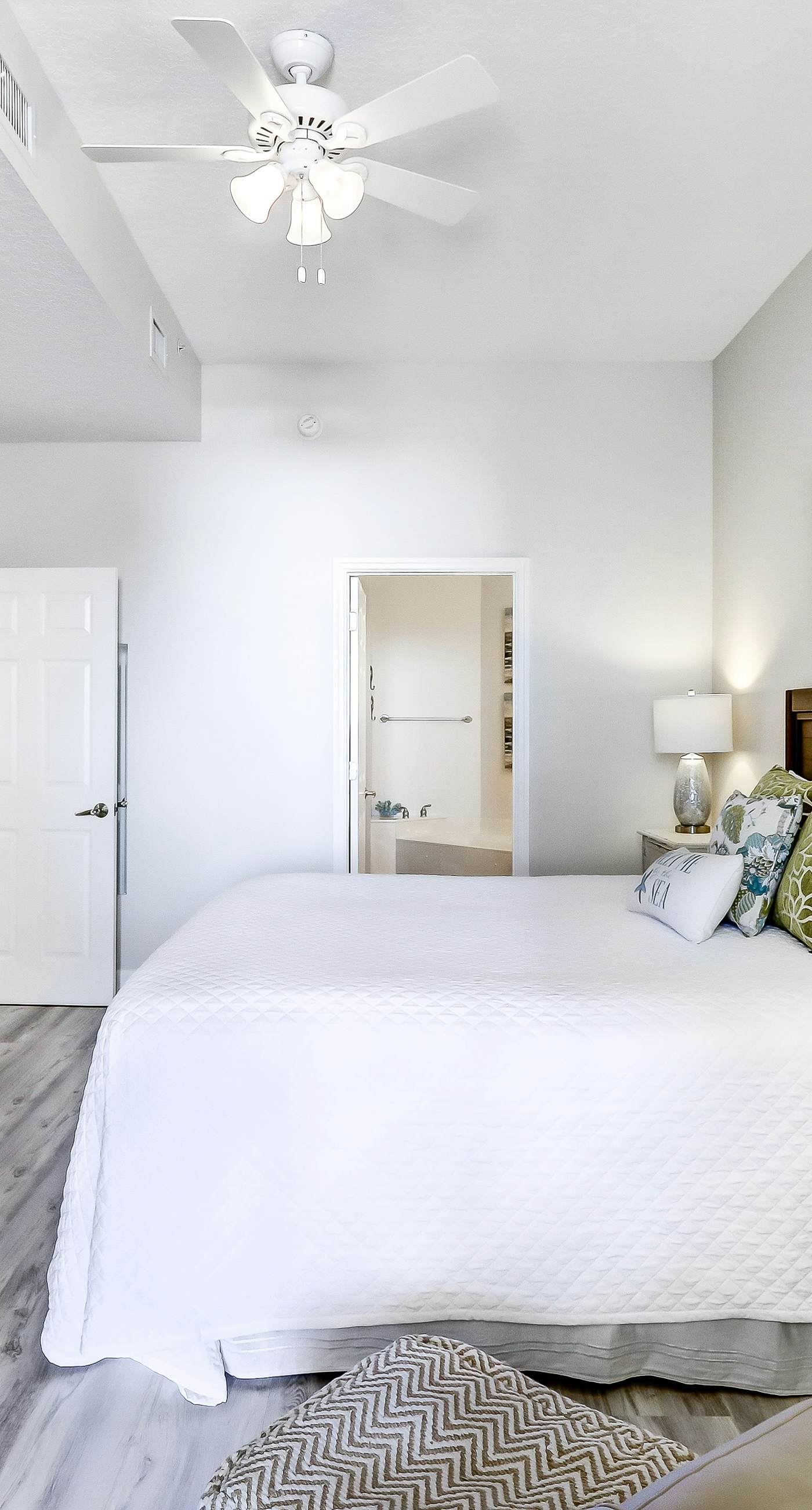 Beautiful 2nd-floor condo in Seagrove Beach with beach ambience & pickleball