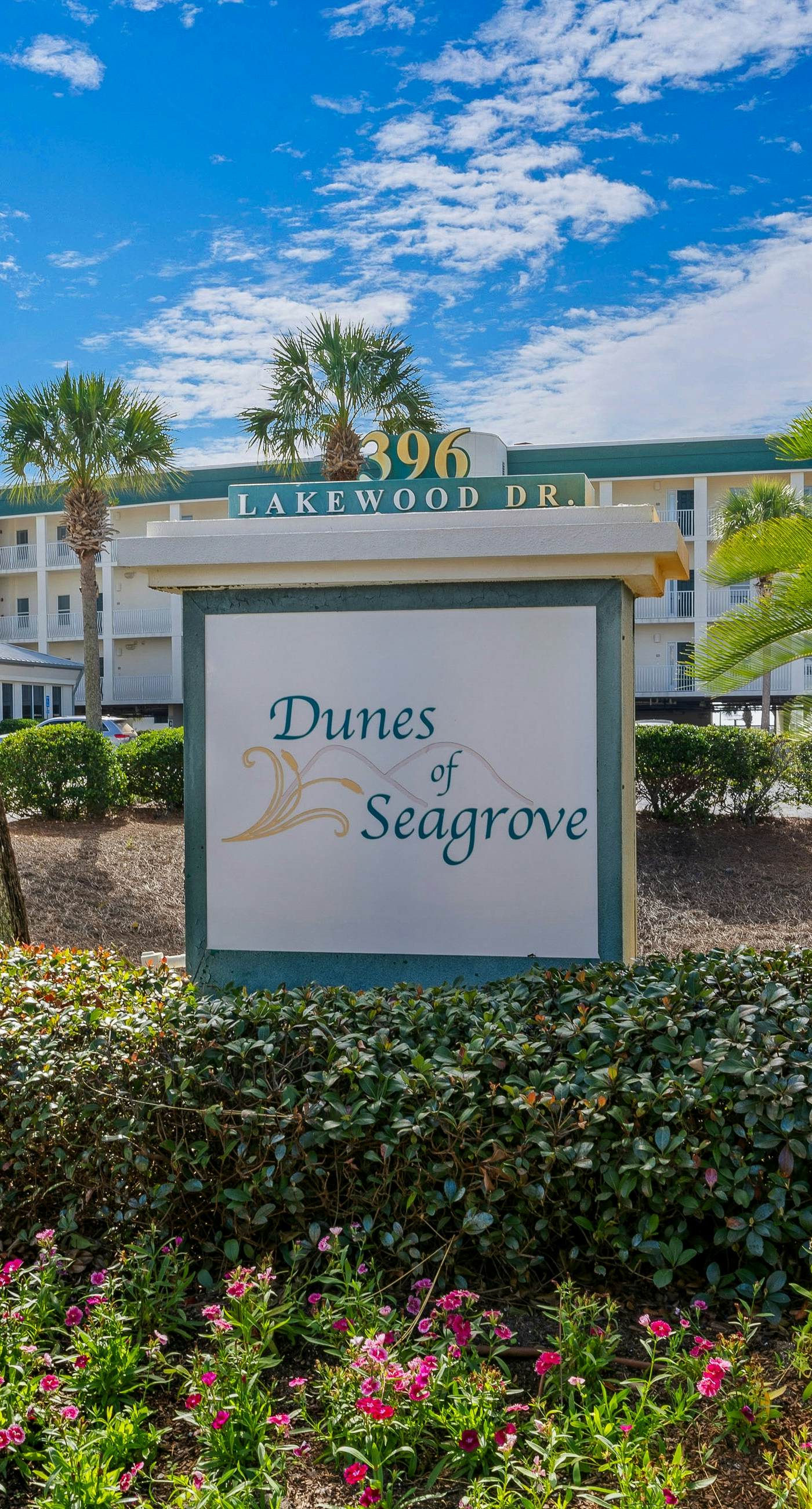 Beautiful 2nd-floor condo in Seagrove Beach with beach ambience & pickleball