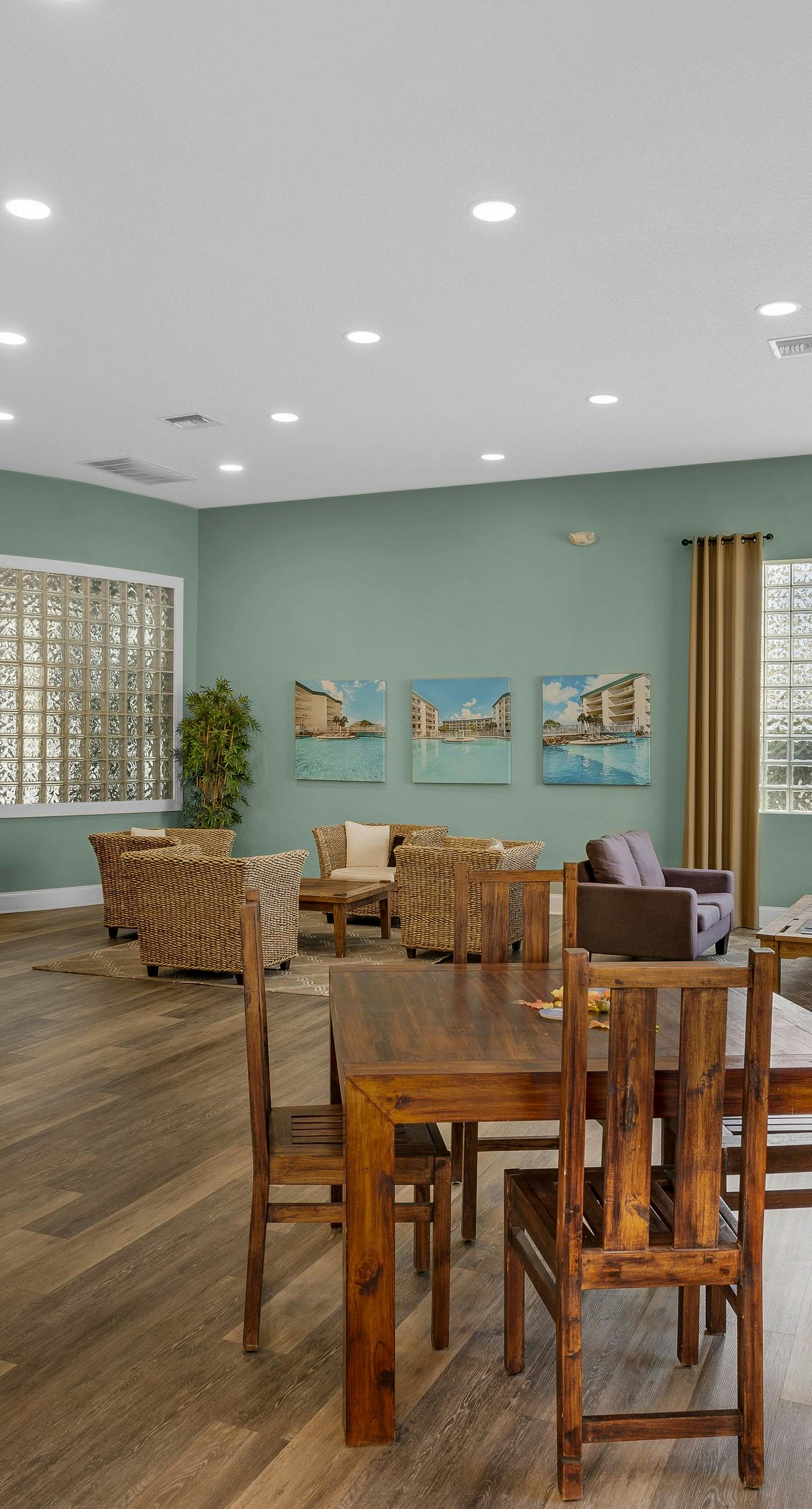 Beautiful 2nd-floor condo in Seagrove Beach with beach ambience & pickleball