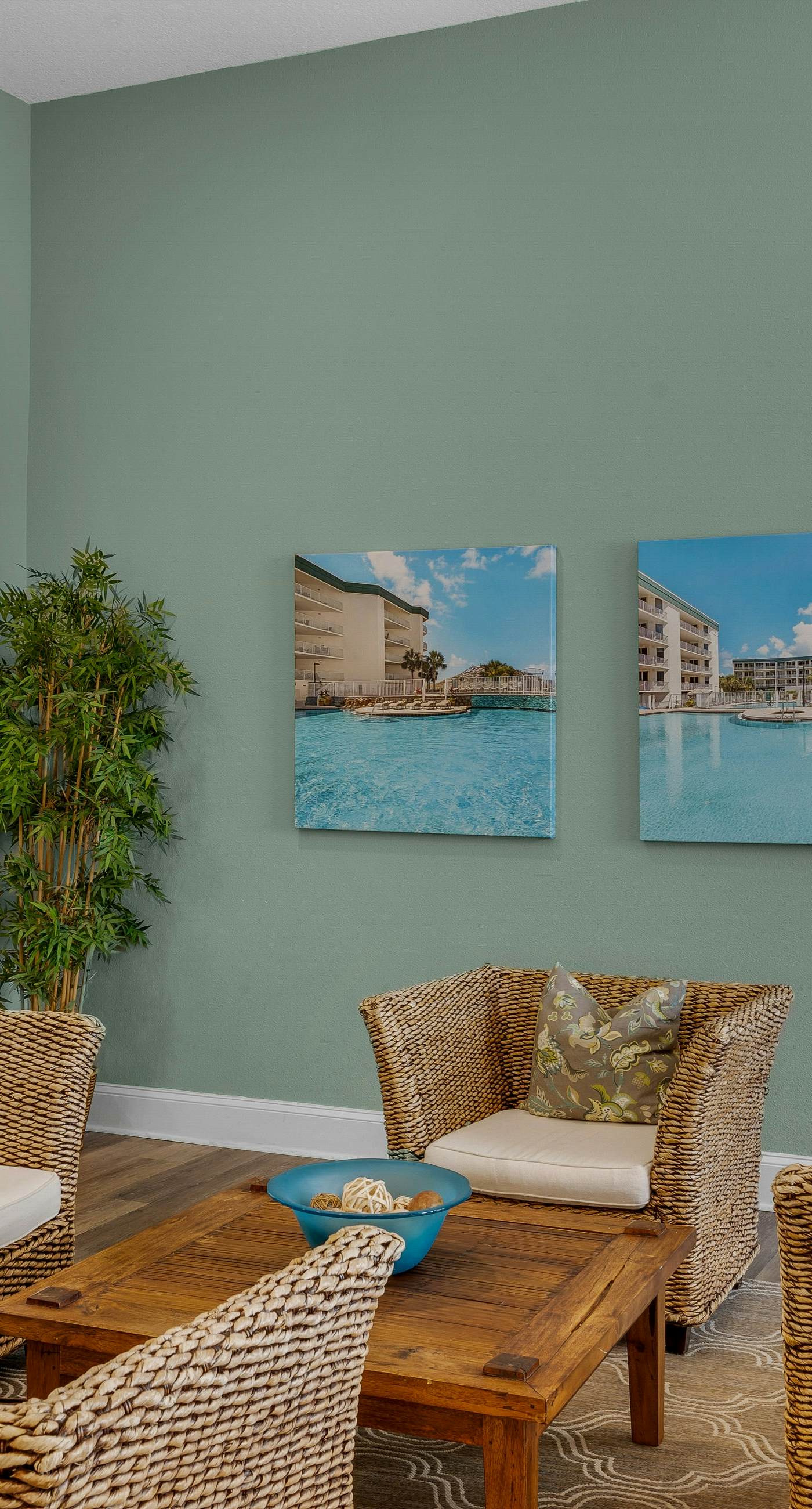 Beautiful 2nd-floor condo in Seagrove Beach with beach ambience & pickleball