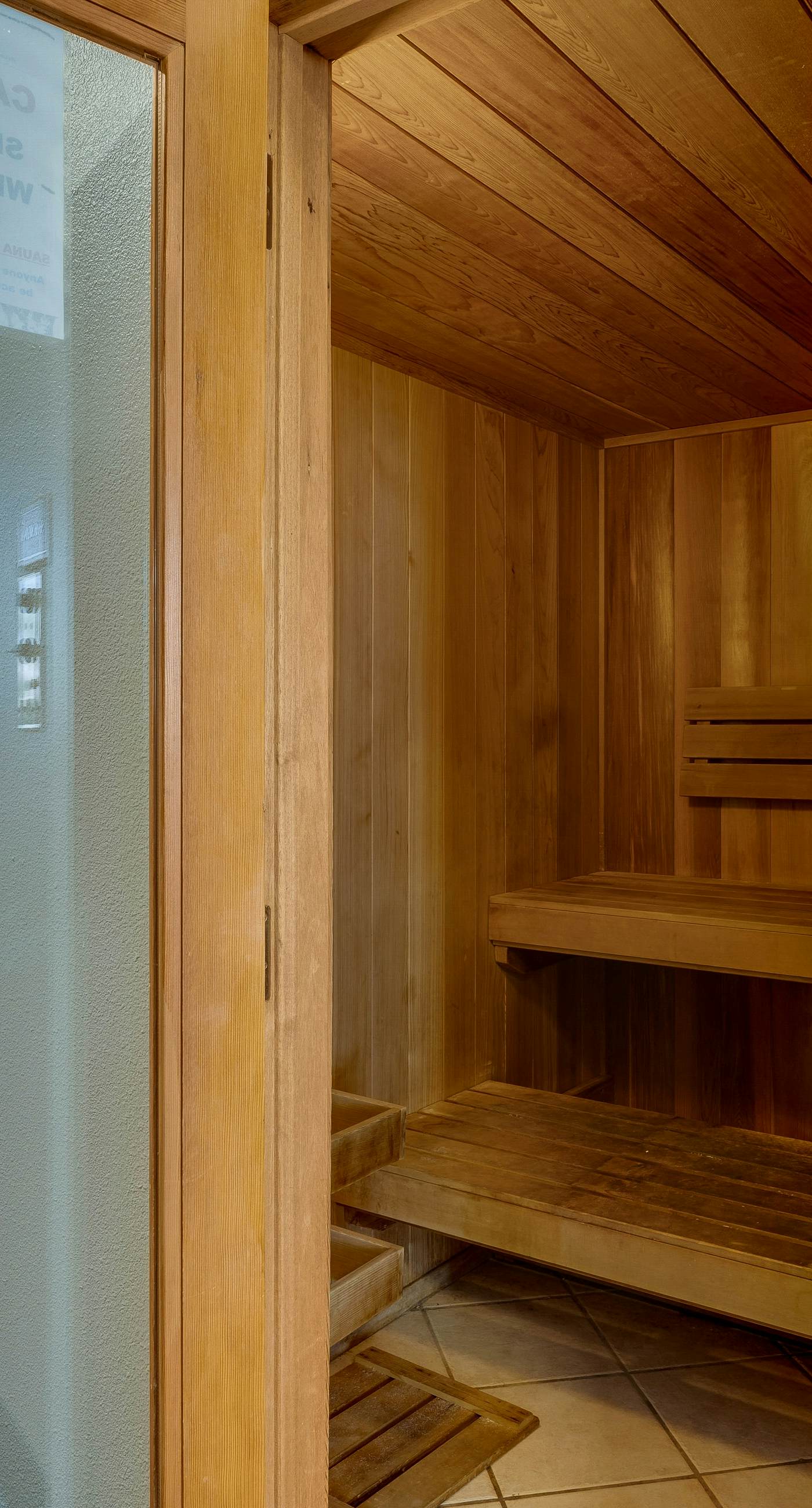 Beautiful 2nd-floor condo in Seagrove Beach with beach ambience & pickleball