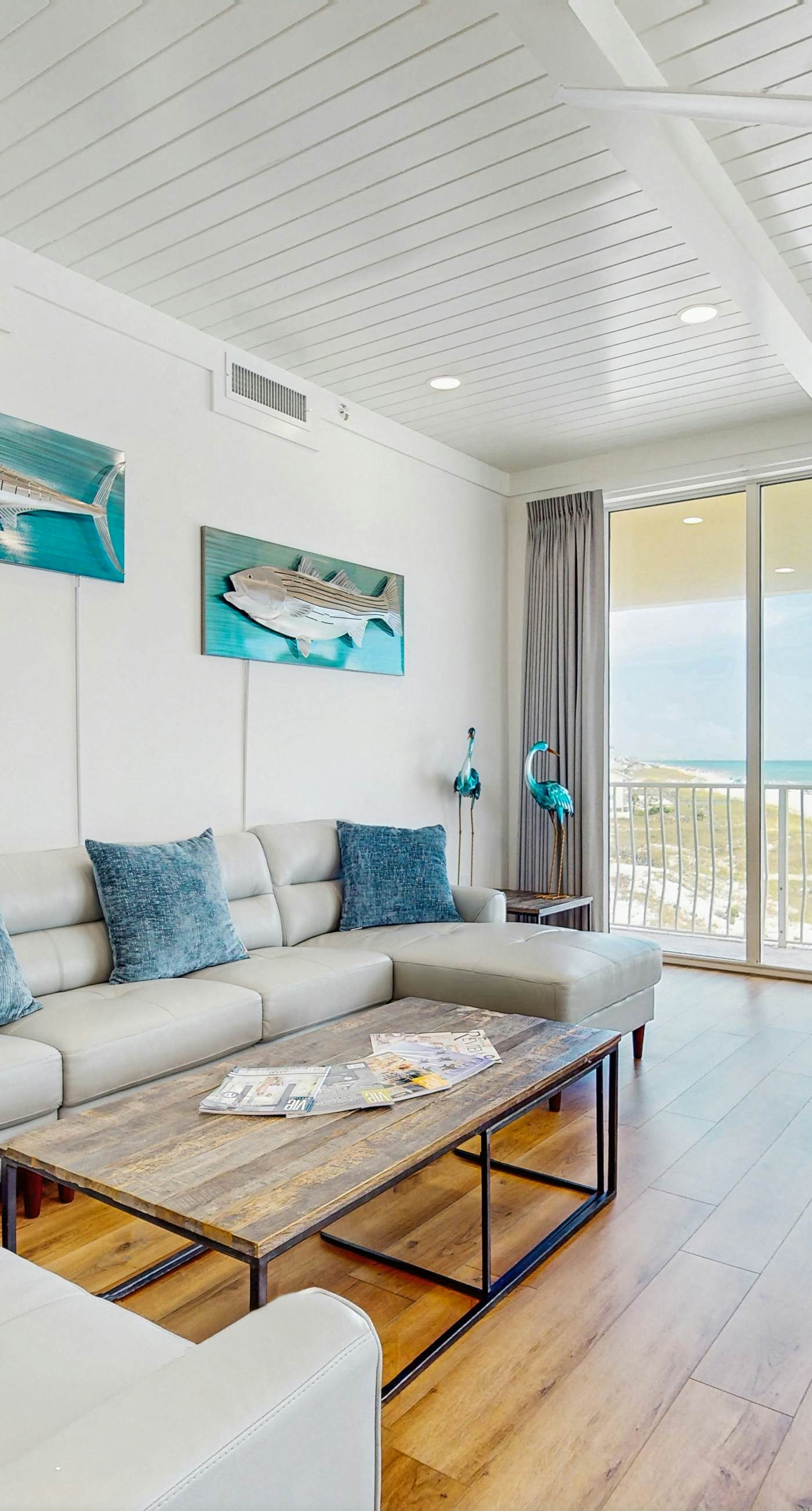 Gulf-front view & spacious condo with wraparound balcony & pickleball