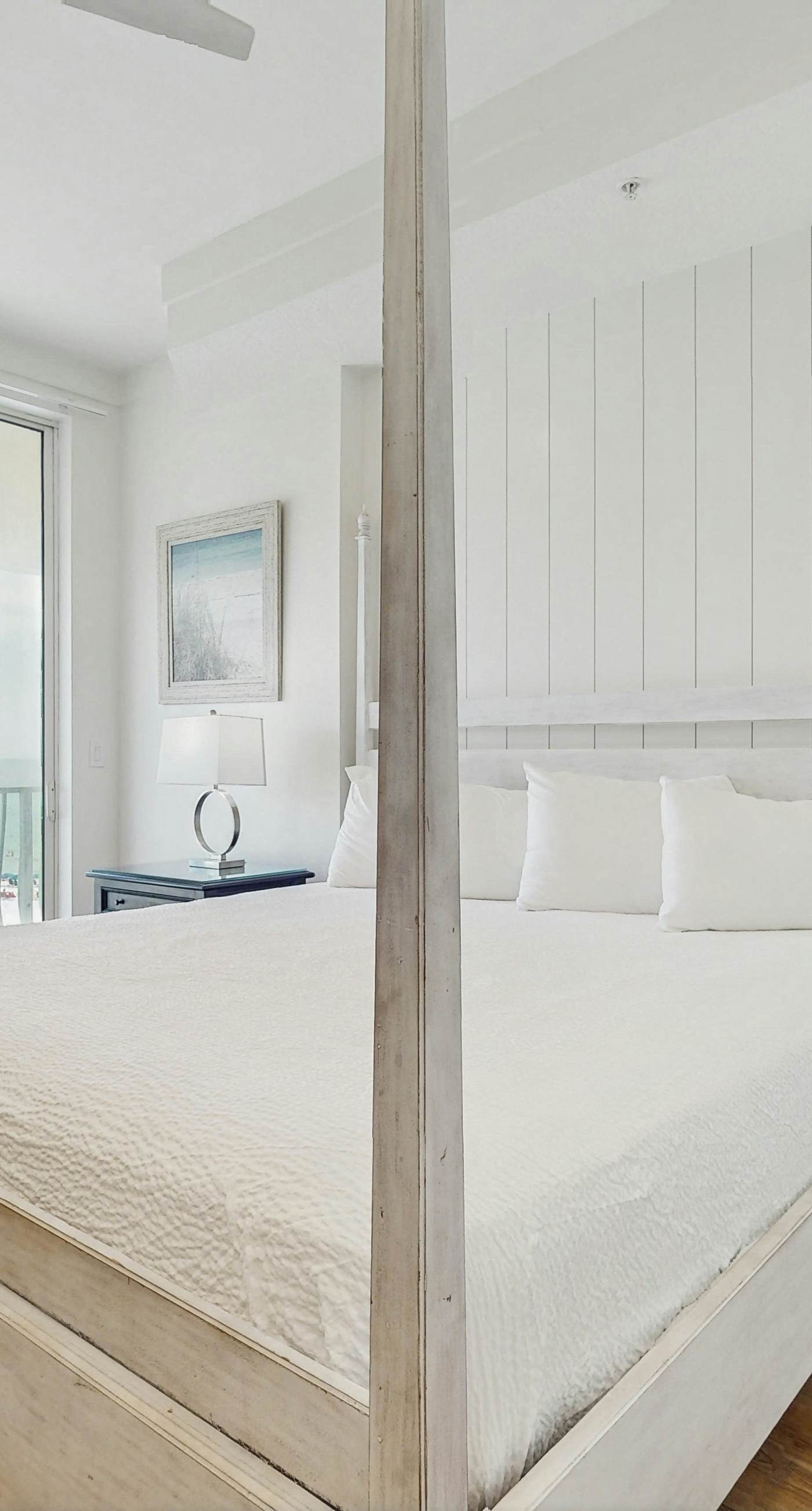 Gulf-front view & spacious condo with wraparound balcony & pickleball