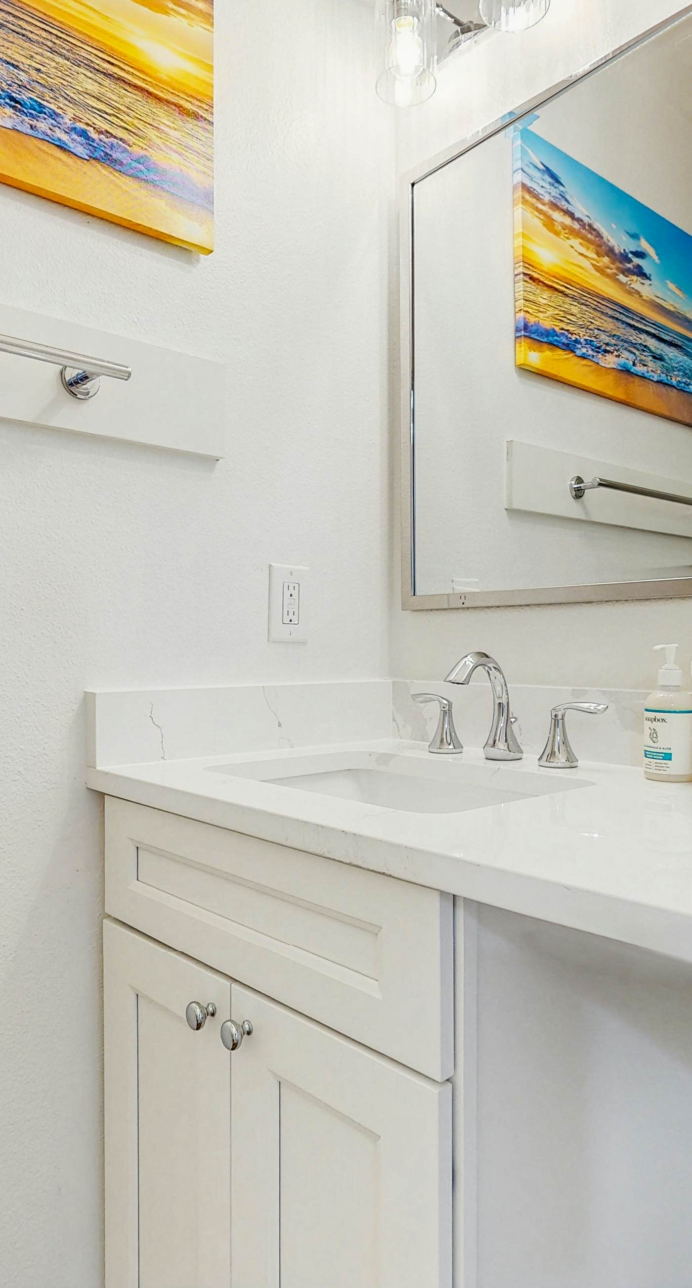 Gulf-front view & spacious condo with wraparound balcony & pickleball