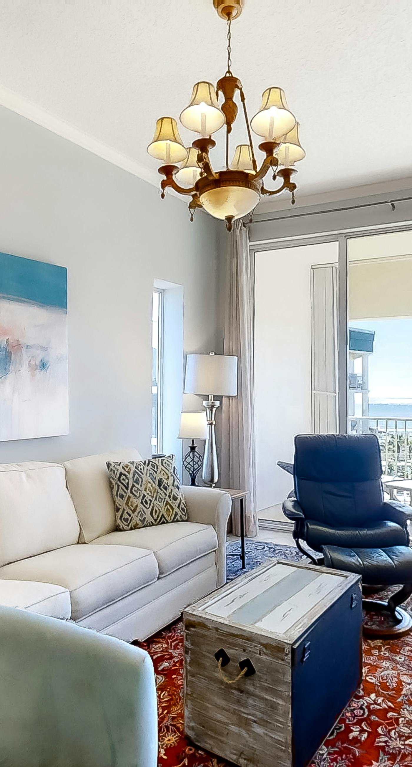 Magical 3rd-floor condo with pools, telescope for stargazing & pickleball