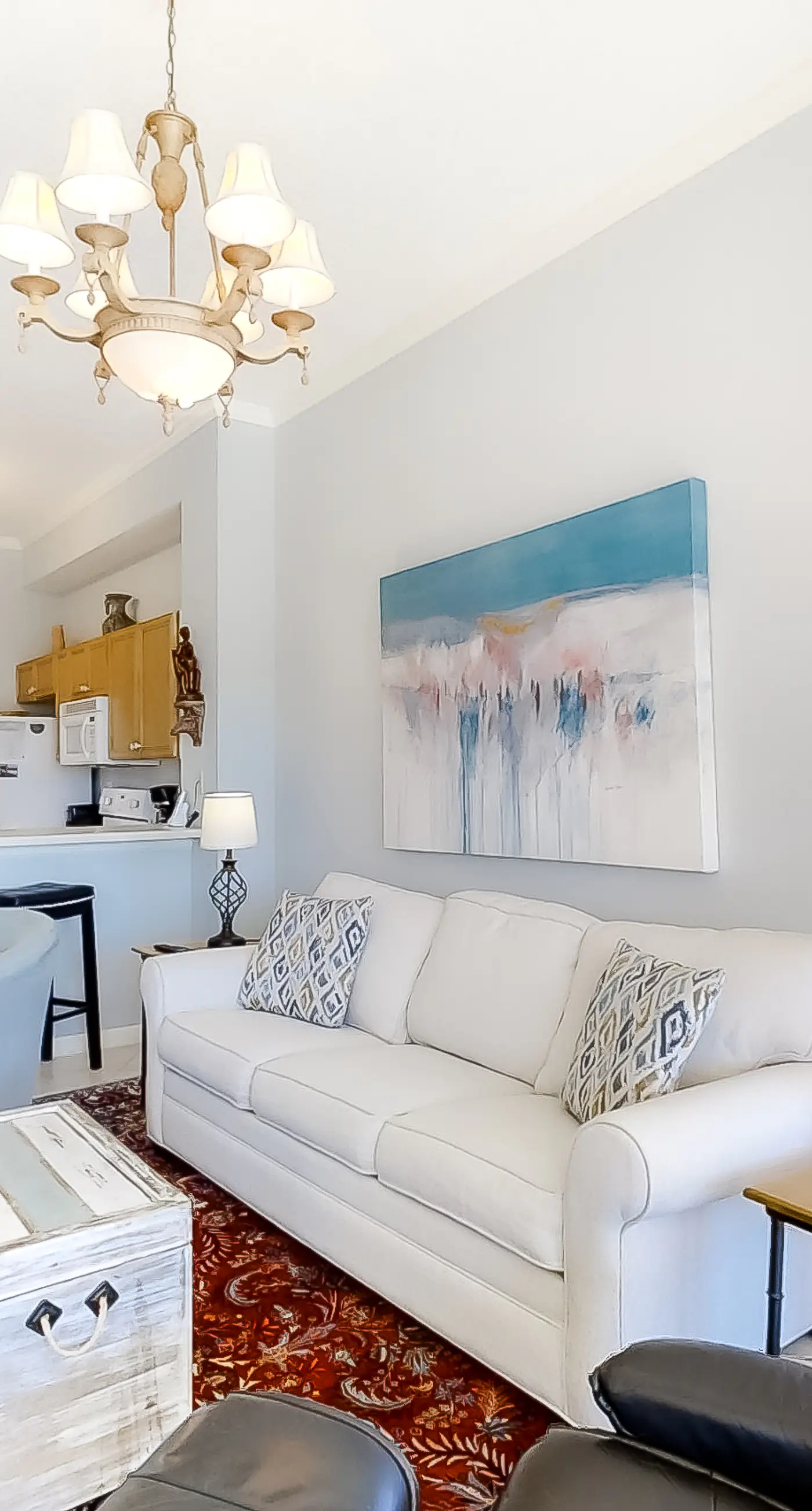 Magical 3rd-floor condo with pools, telescope for stargazing & pickleball