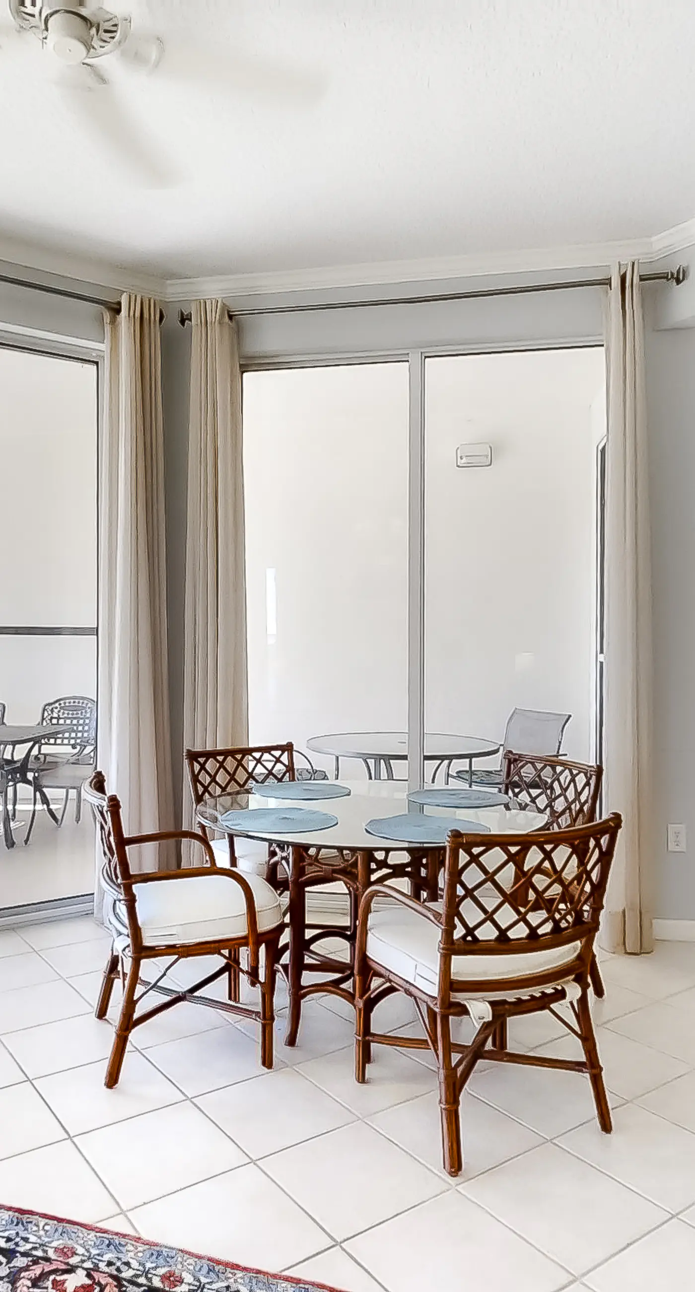 Magical 3rd-floor condo with pools, telescope for stargazing & pickleball