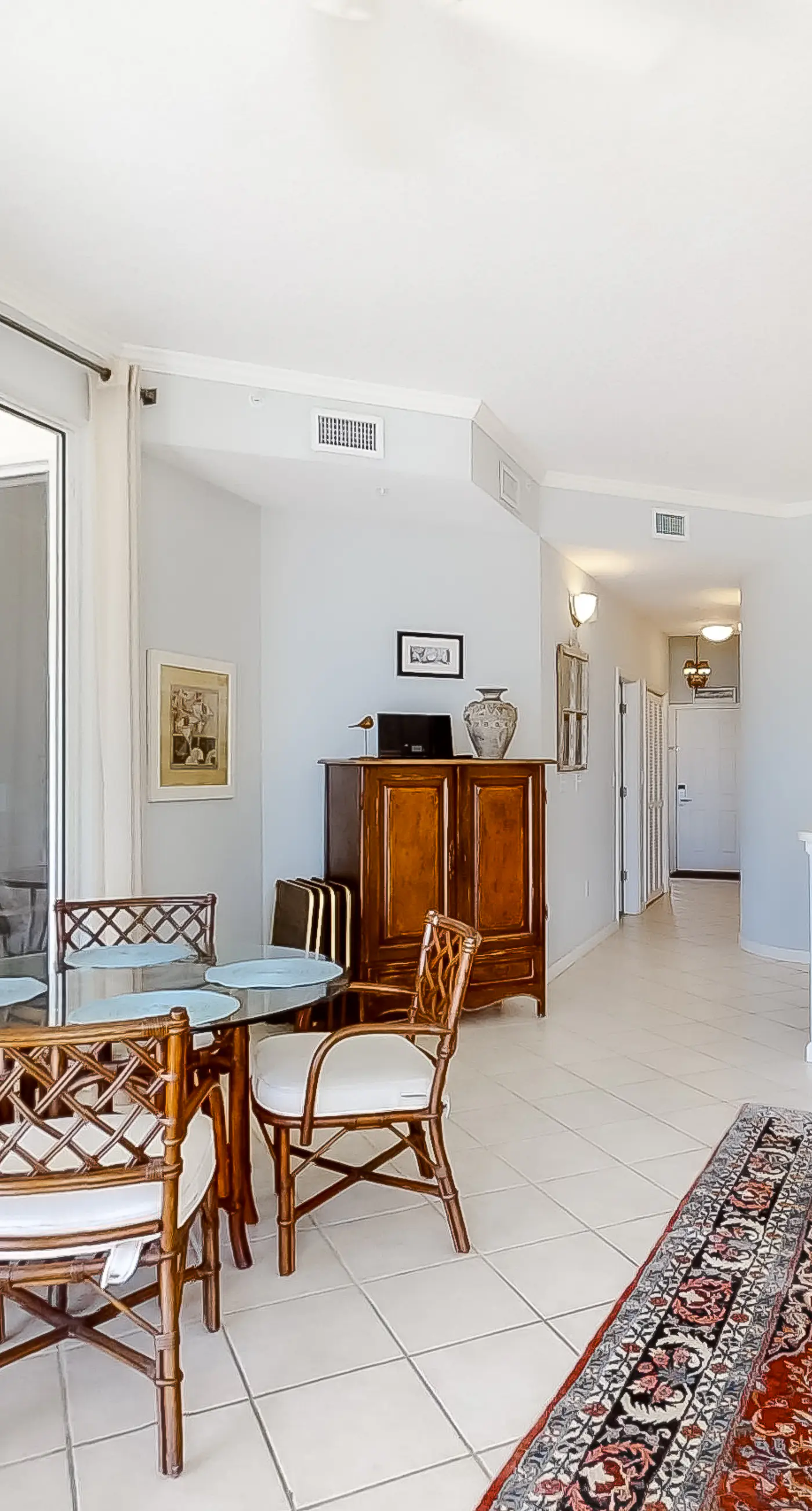 Magical 3rd-floor condo with pools, telescope for stargazing & pickleball