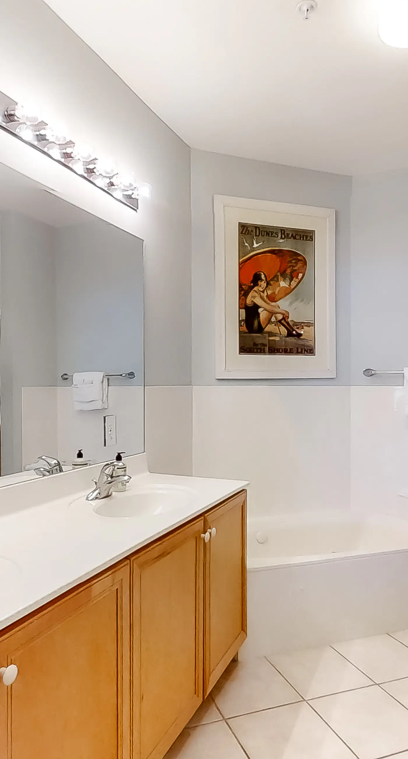 Magical 3rd-floor condo with pools, telescope for stargazing & pickleball