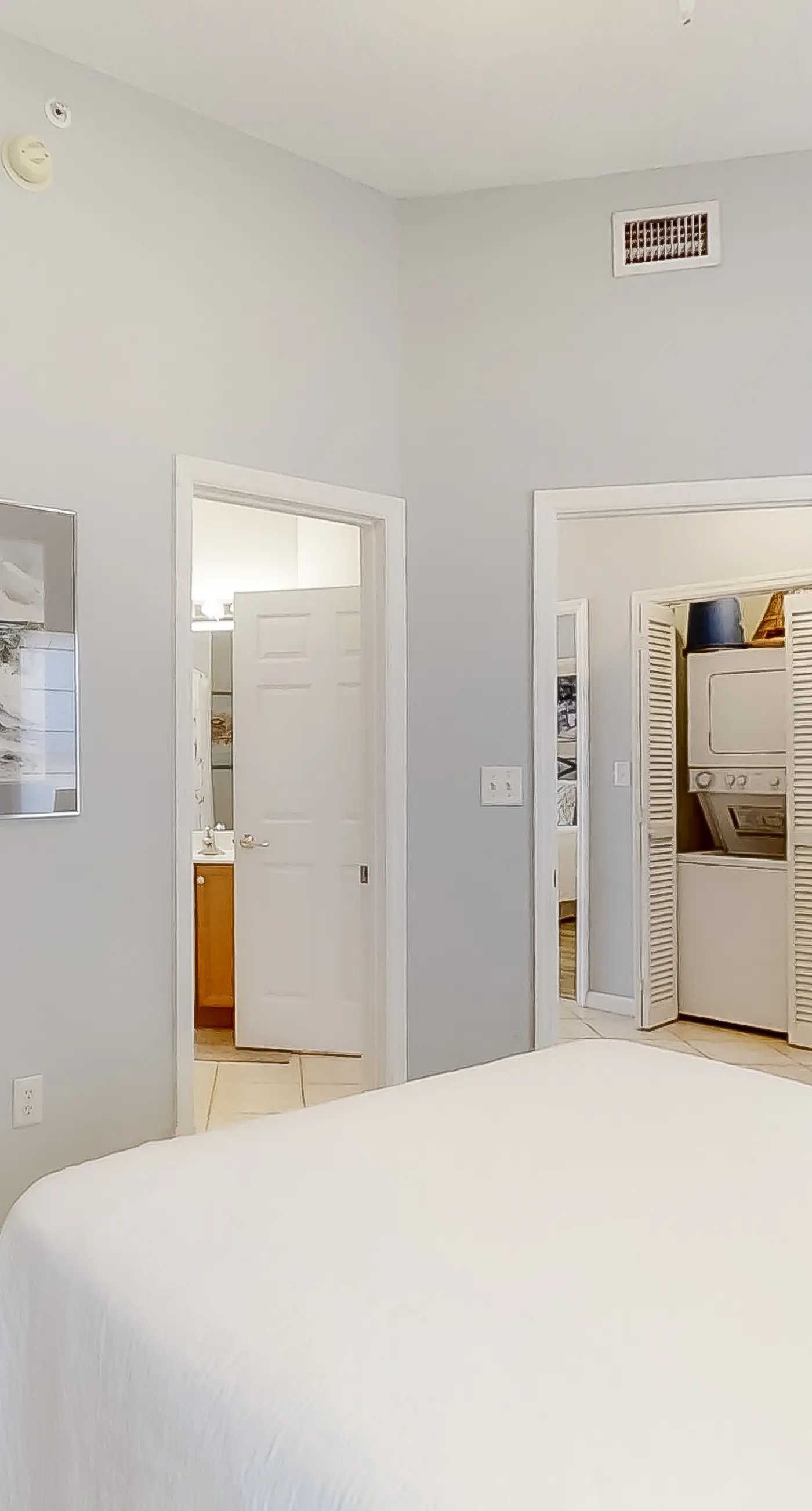 Magical 3rd-floor condo with pools, telescope for stargazing & pickleball