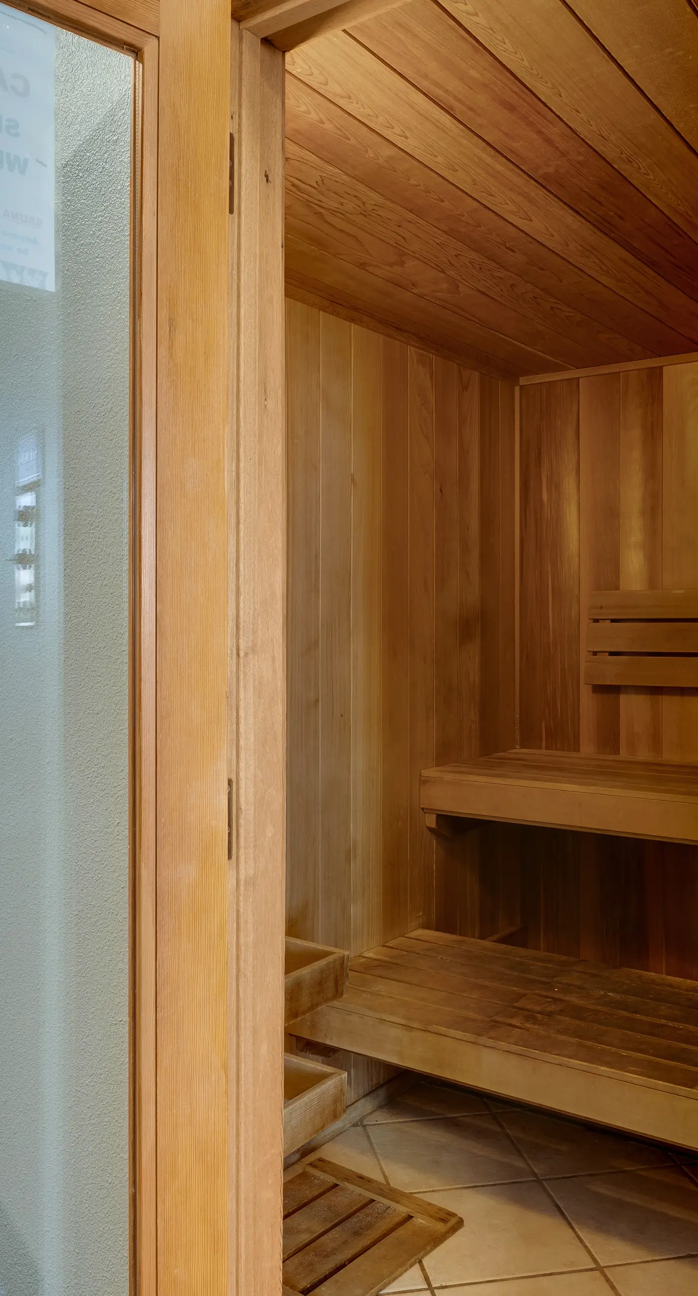 Magical 3rd-floor condo with pools, telescope for stargazing & pickleball