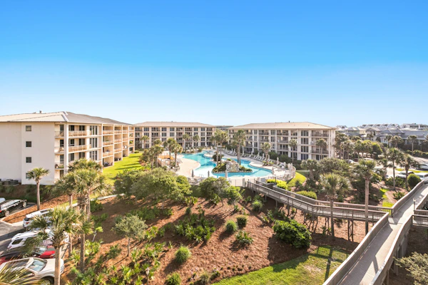 Coastal condo with lagoon pool, bike rentals, tennis, pickleball & beach access