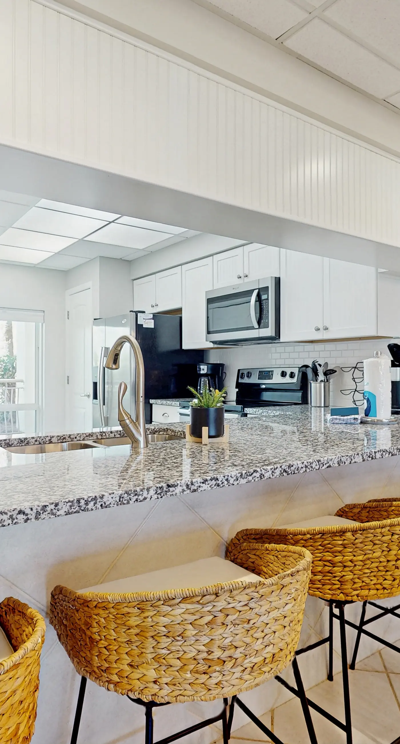 Coastal condo with lagoon pool, bike rentals, tennis, pickleball & beach access