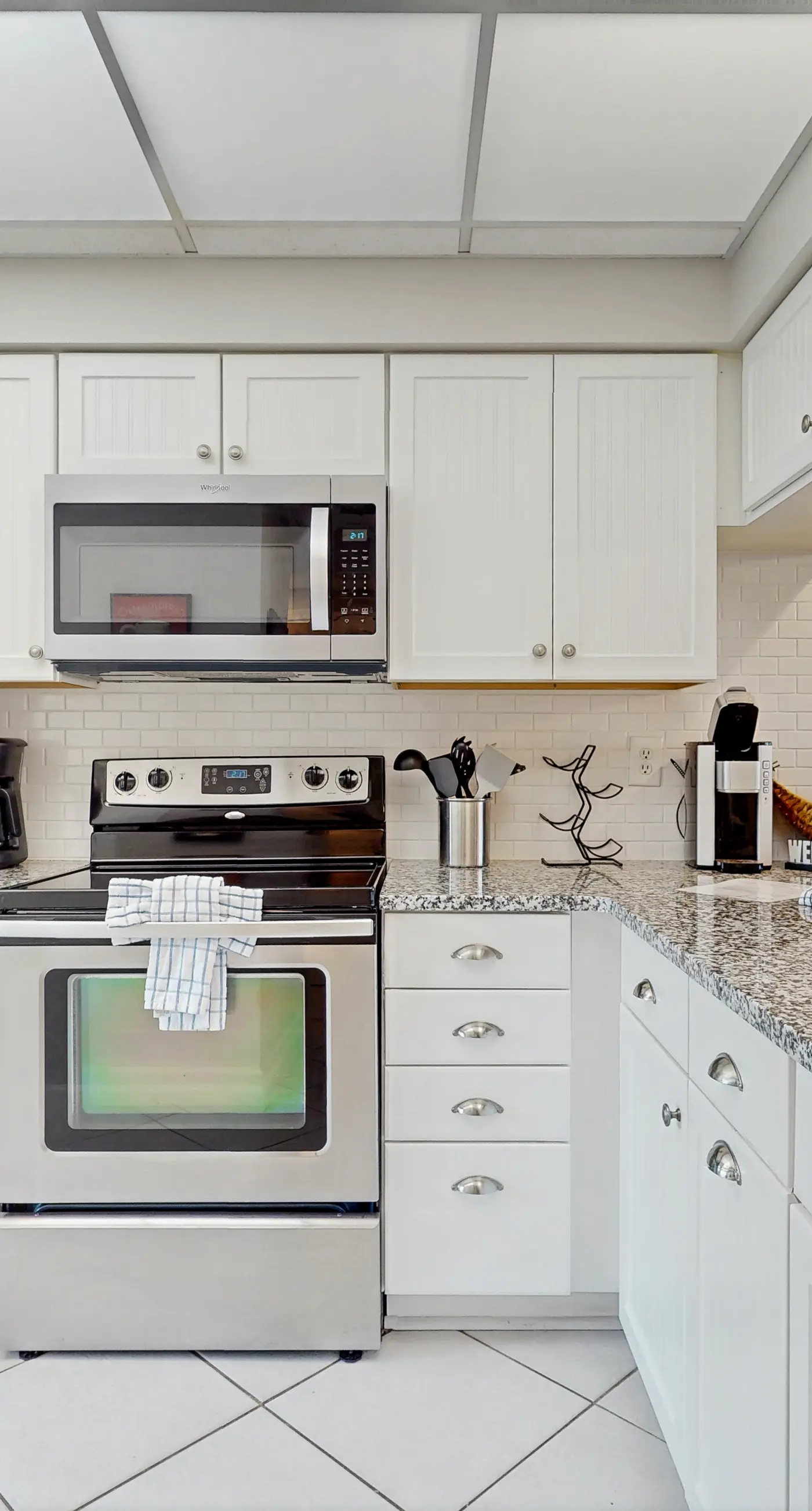 Coastal condo with lagoon pool, bike rentals, tennis, pickleball & beach access