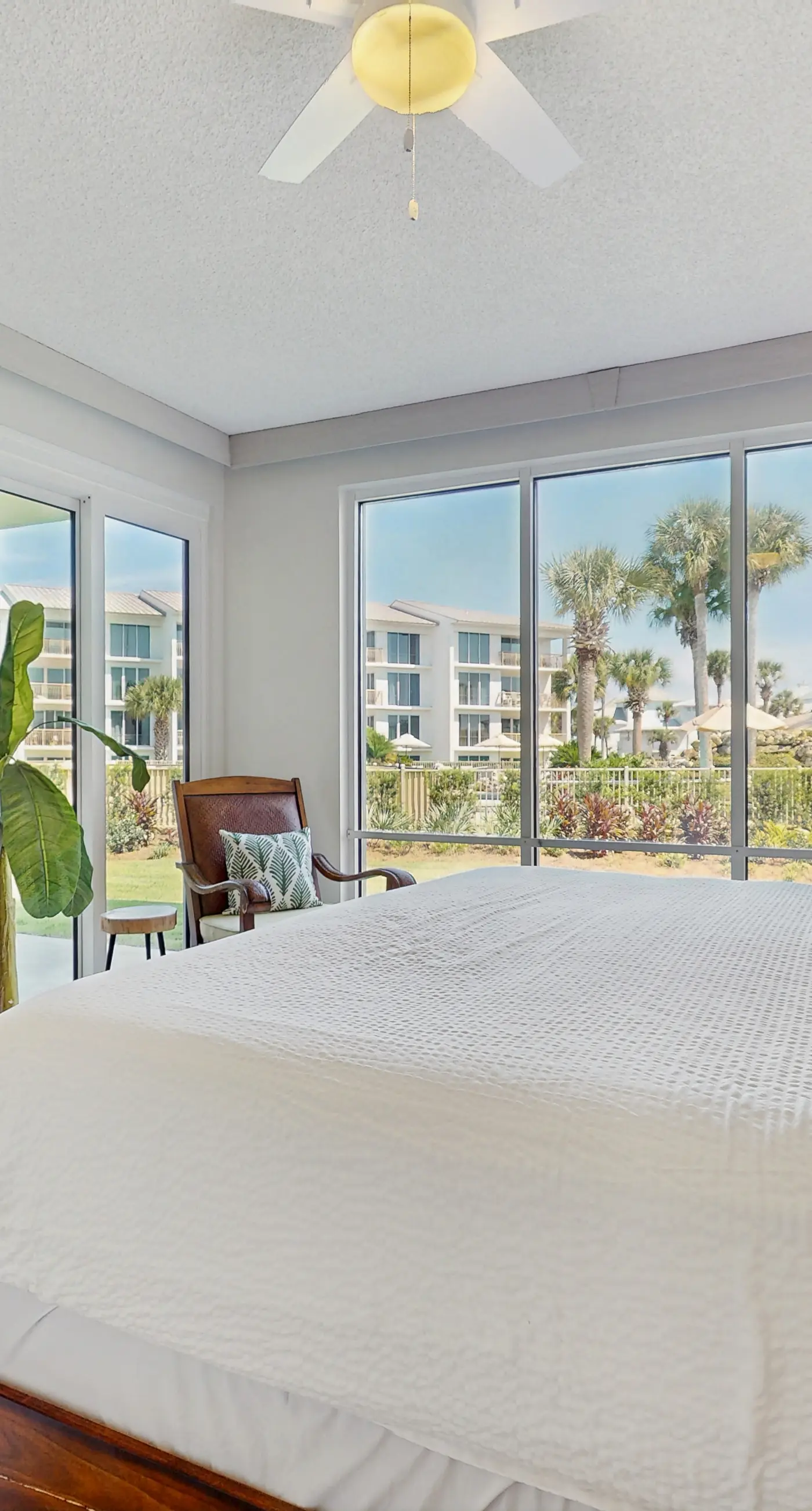 Coastal condo with lagoon pool, bike rentals, tennis, pickleball & beach access
