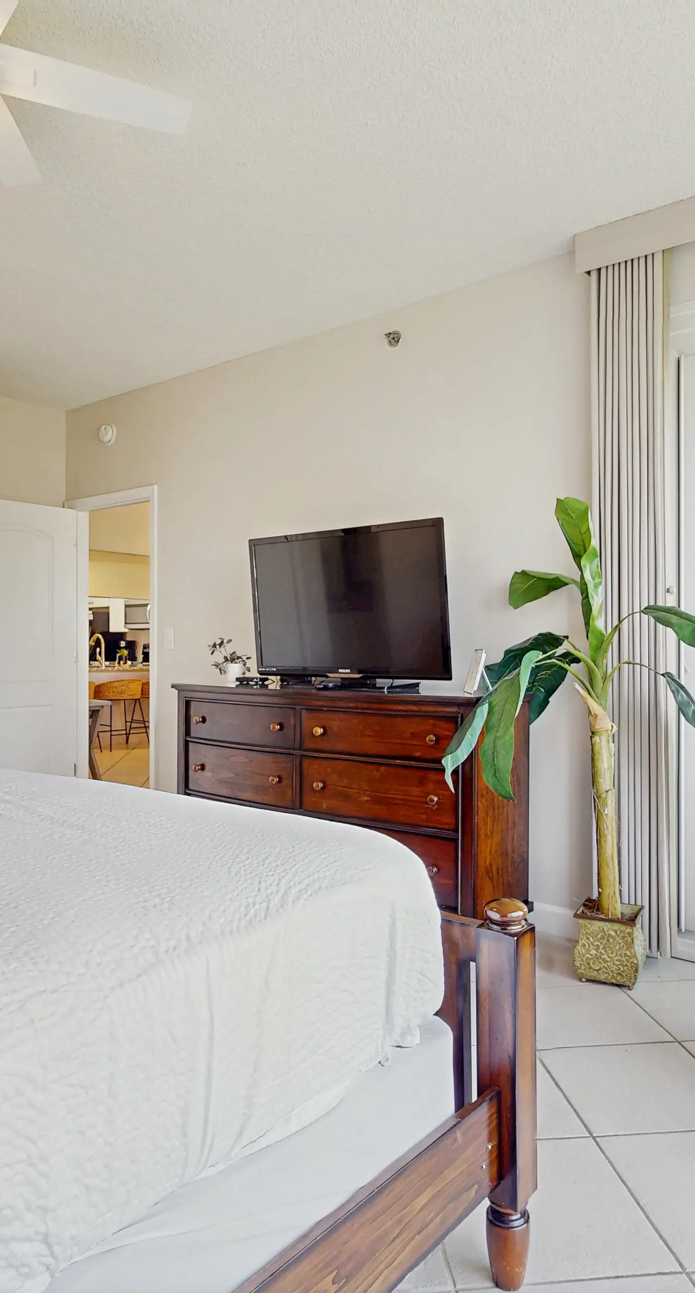 Coastal condo with lagoon pool, bike rentals, tennis, pickleball & beach access