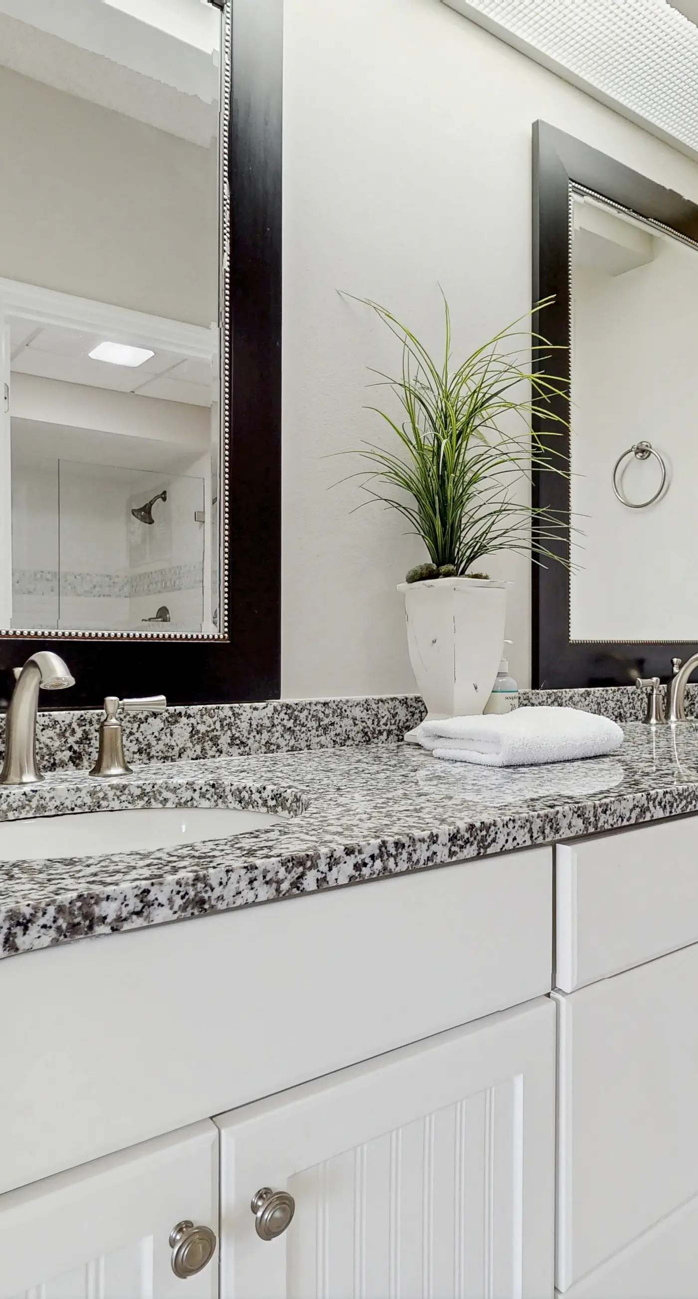 Coastal condo with lagoon pool, bike rentals, tennis, pickleball & beach access