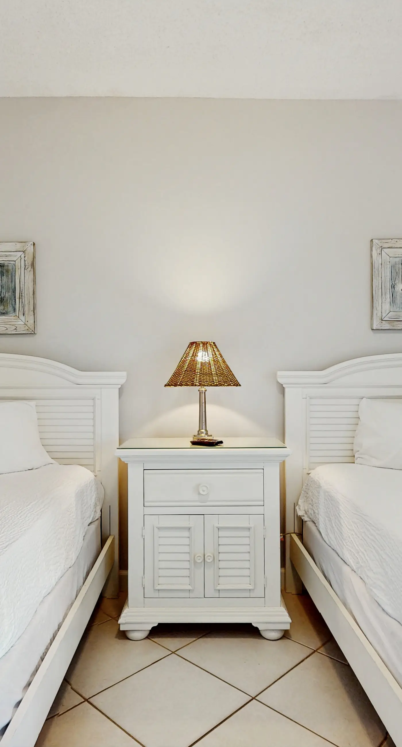 Coastal condo with lagoon pool, bike rentals, tennis, pickleball & beach access