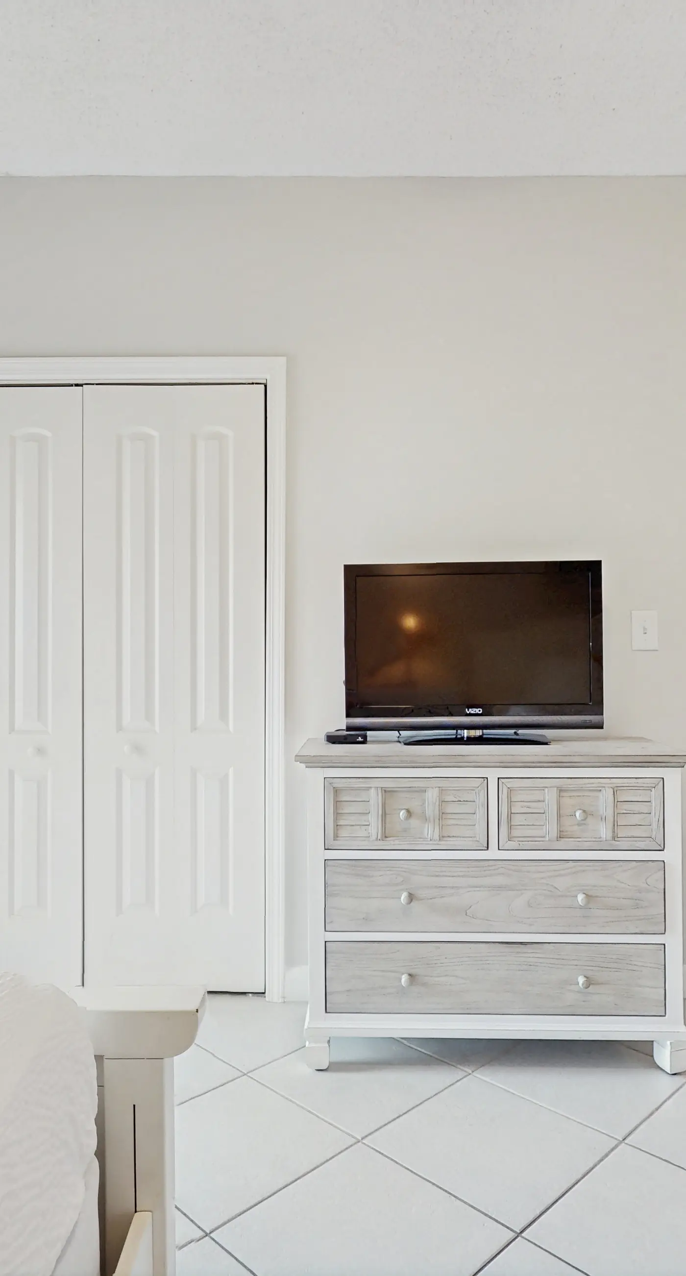 Coastal condo with lagoon pool, bike rentals, tennis, pickleball & beach access