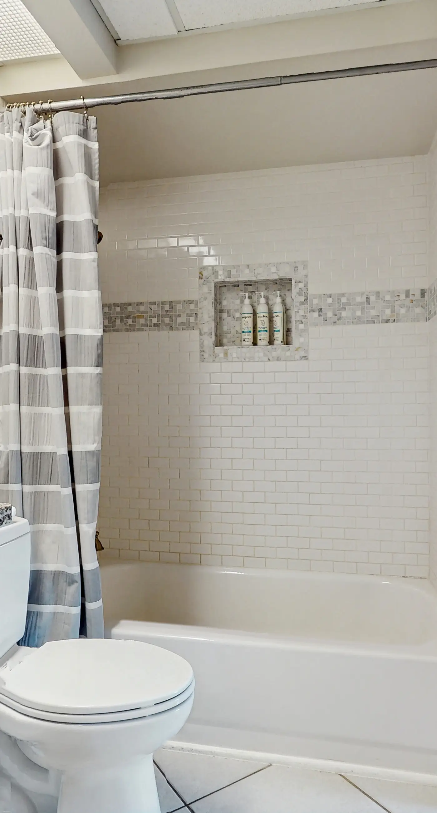 Coastal condo with lagoon pool, bike rentals, tennis, pickleball & beach access