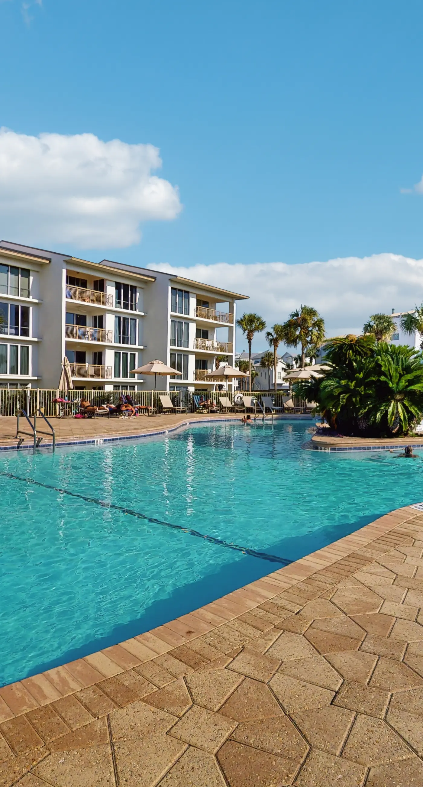 Coastal condo with lagoon pool, bike rentals, tennis, pickleball & beach access
