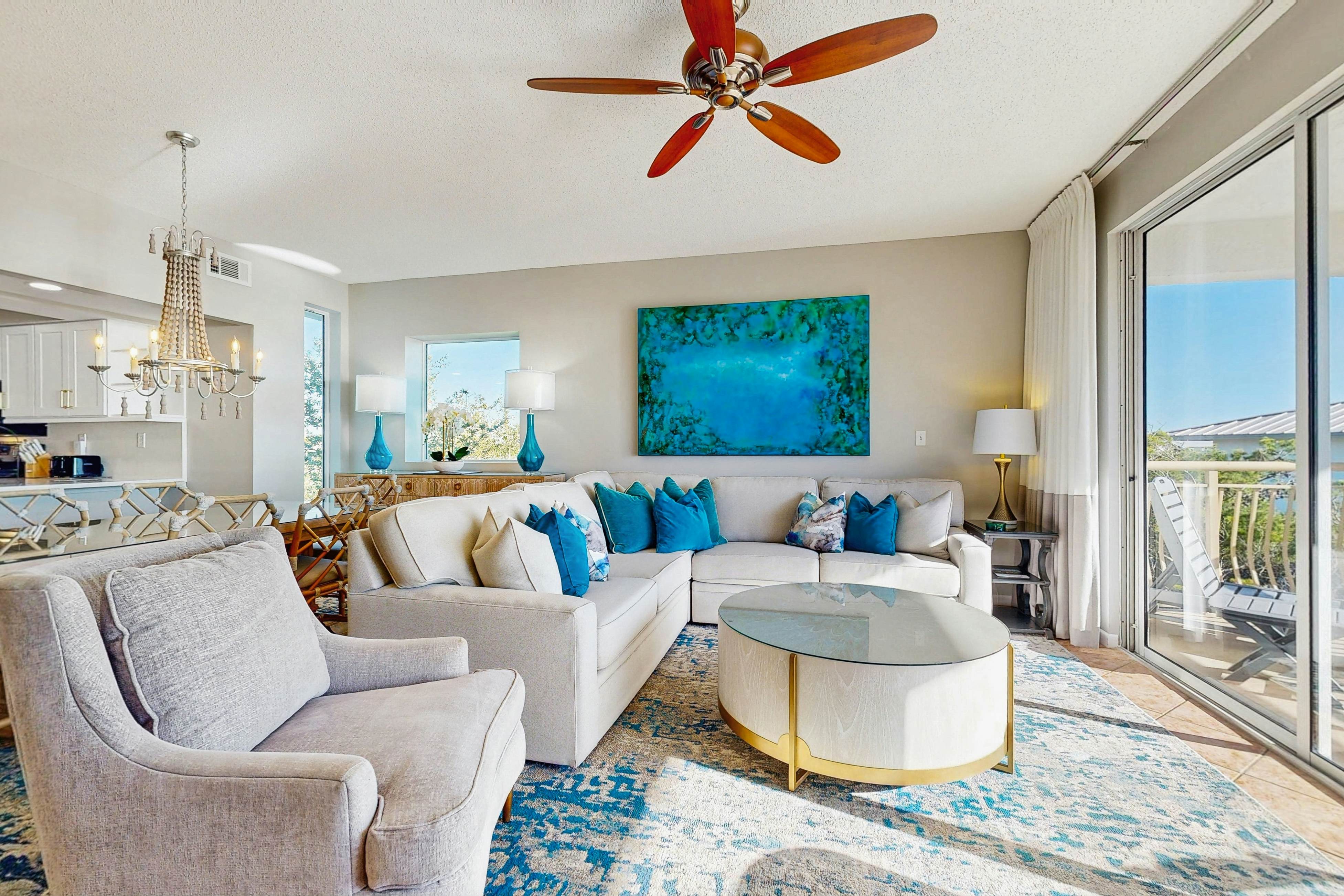 Beach dwelling with great view, pool & pickleball - snowbird-friendly